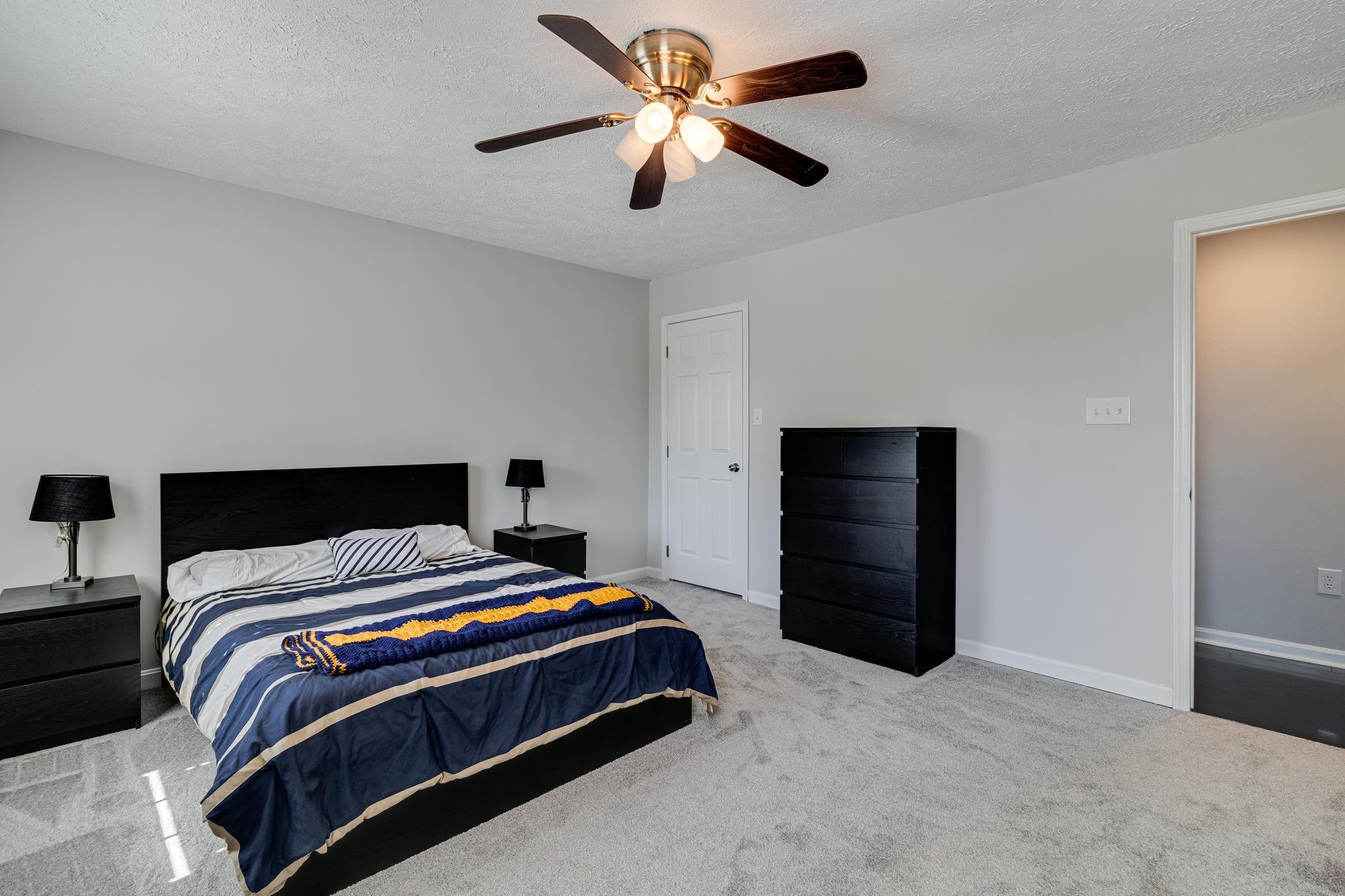CHAPEL POINT WOODS - Residential