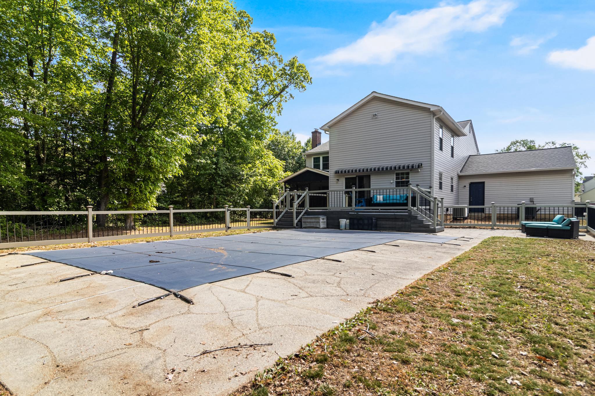 CHAPEL POINT WOODS - Residential