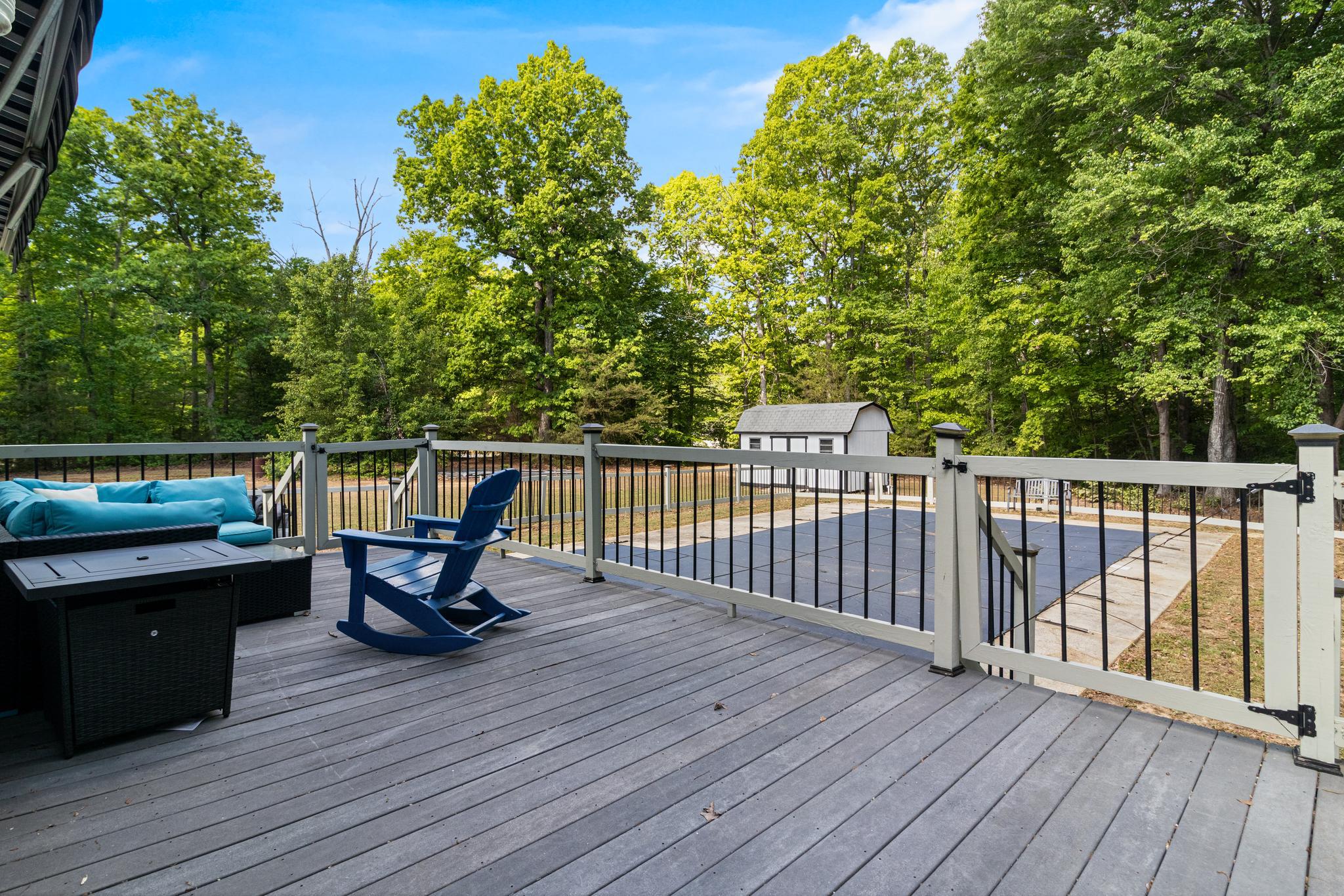 CHAPEL POINT WOODS - Residential