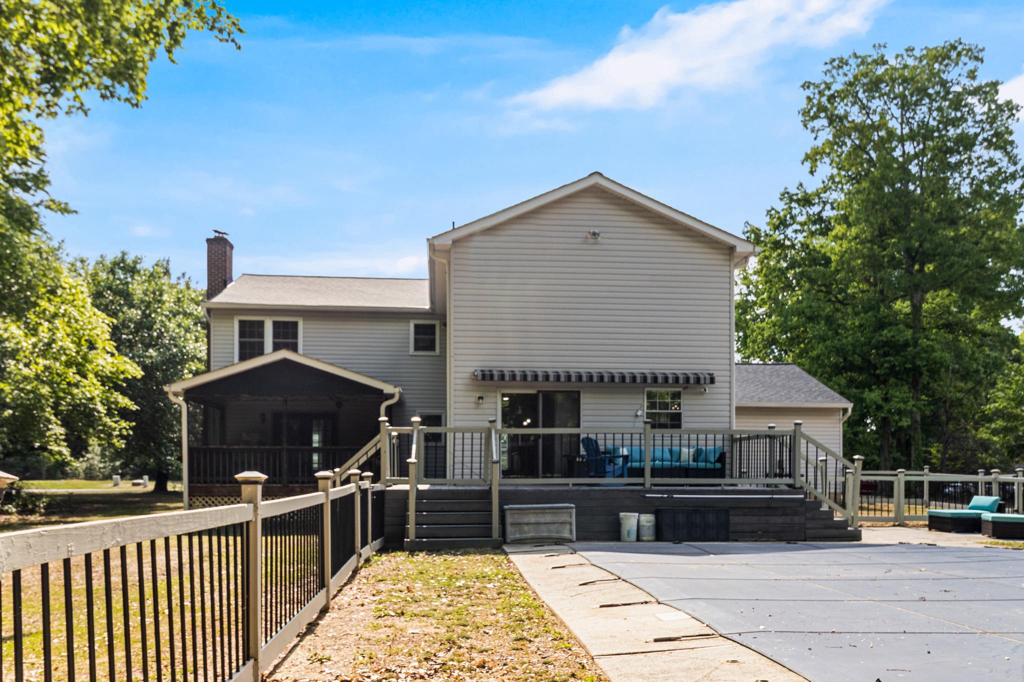 CHAPEL POINT WOODS - Residential