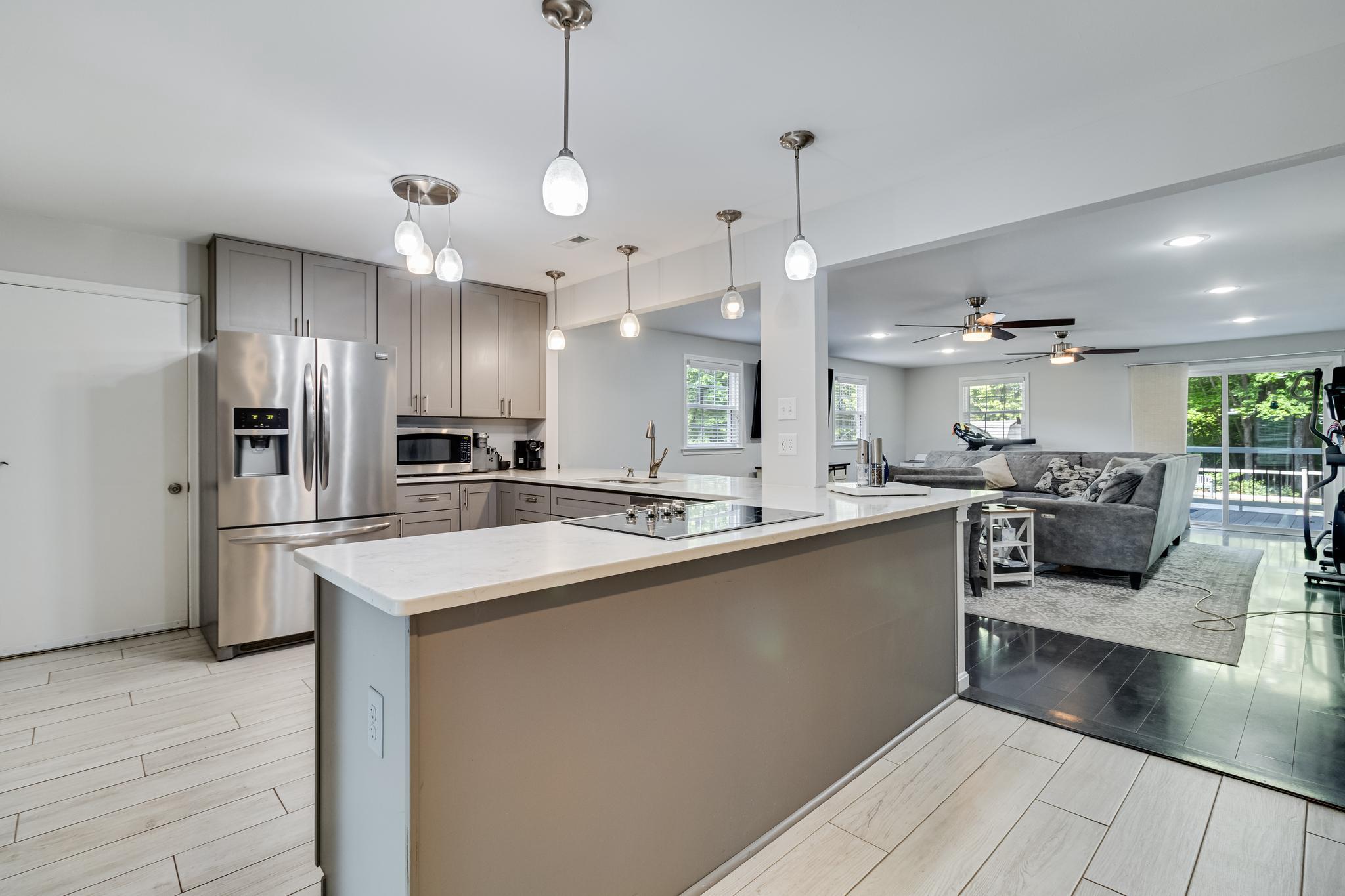 CHAPEL POINT WOODS - Residential