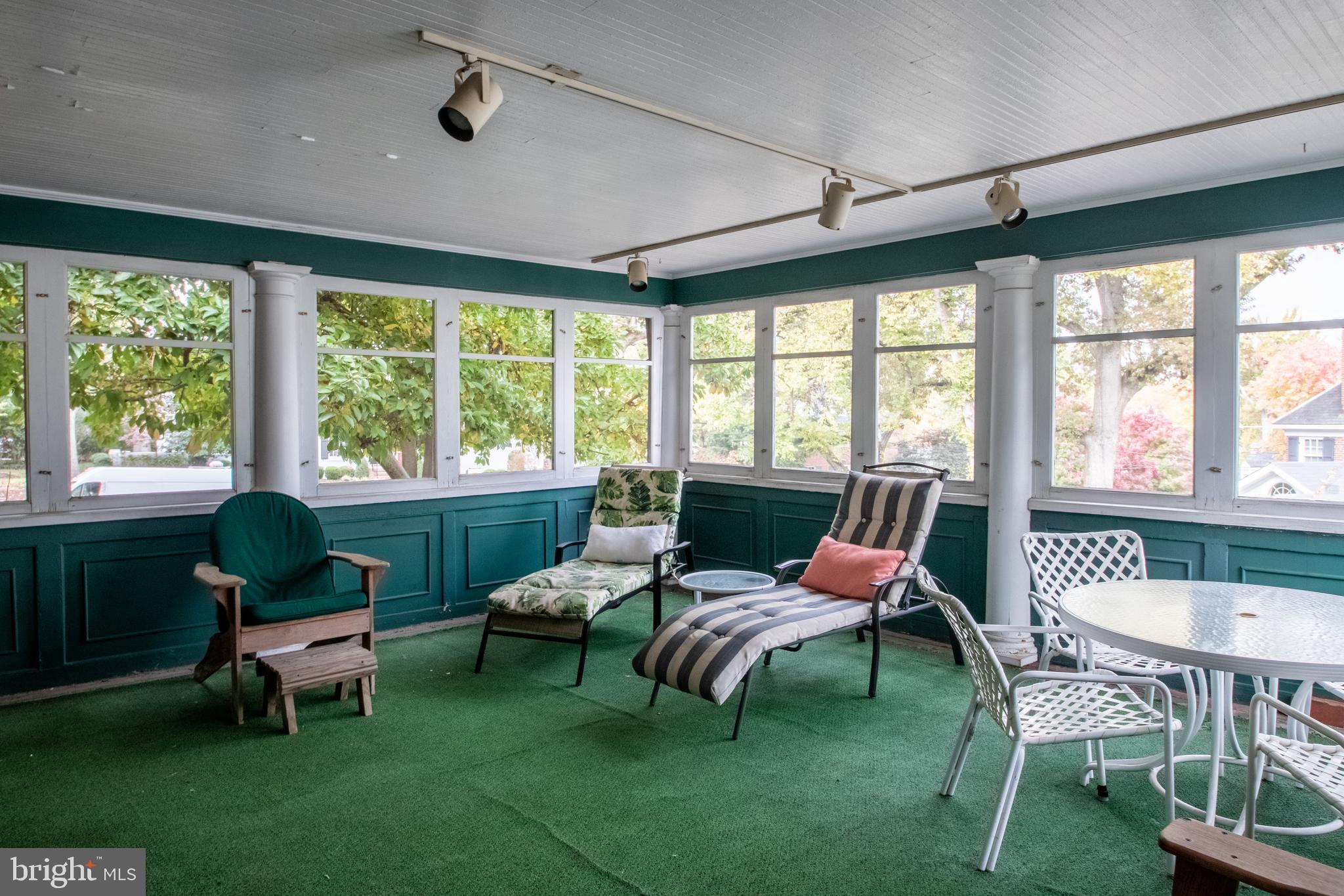 COLONIAL PARK - Residential