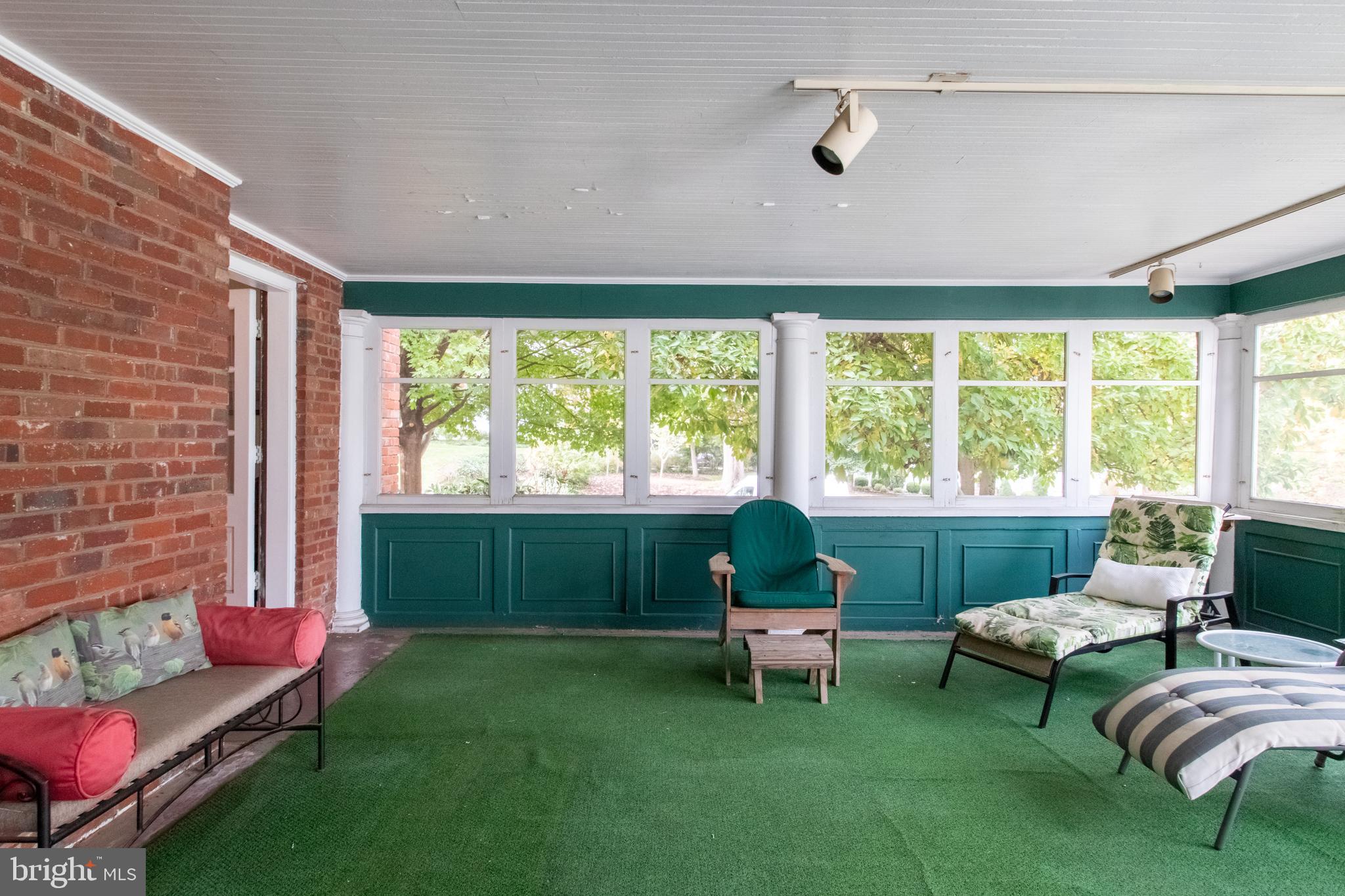 COLONIAL PARK - Residential