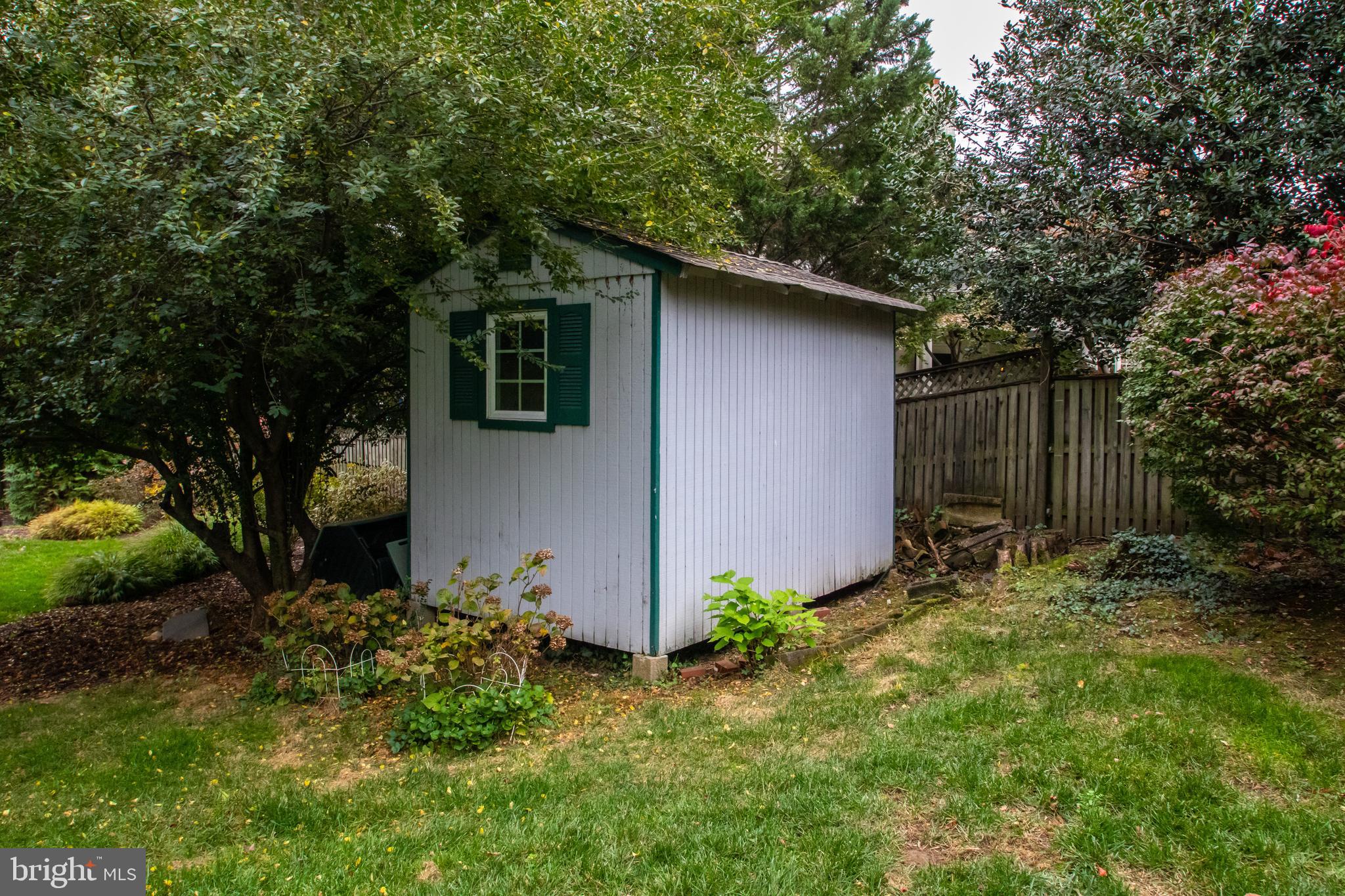 COLONIAL PARK - Residential