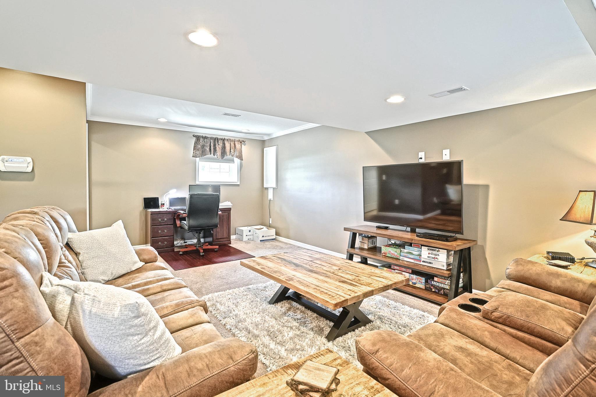 STEWARTSTOWN STATION - Residential