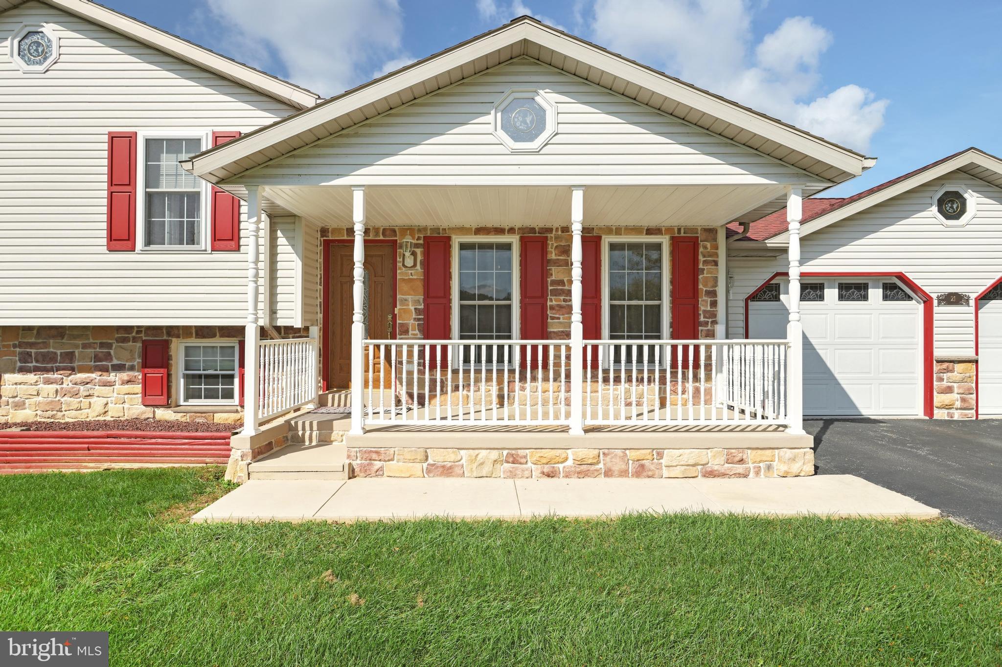 STEWARTSTOWN STATION - Residential