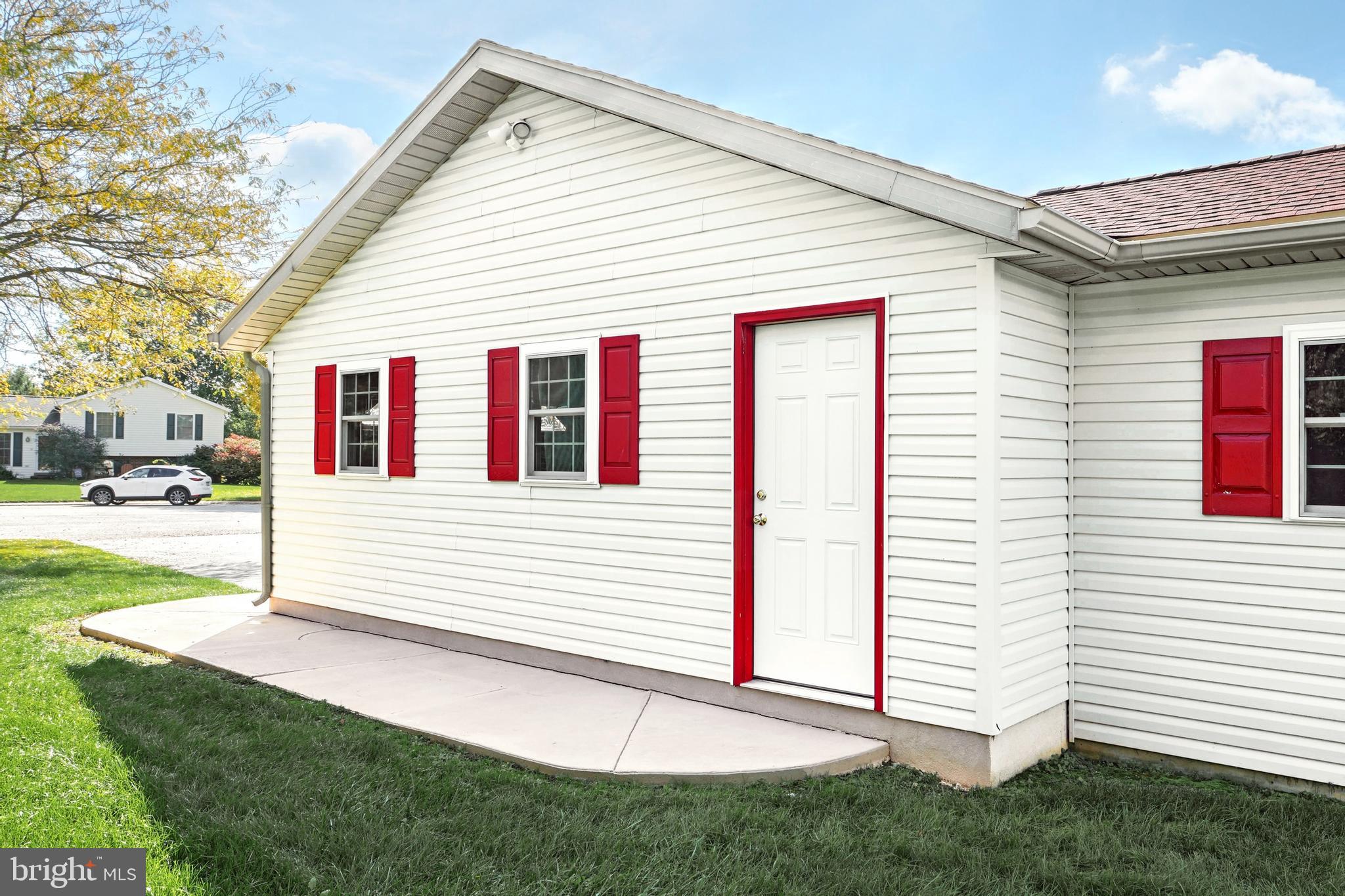 STEWARTSTOWN STATION - Residential