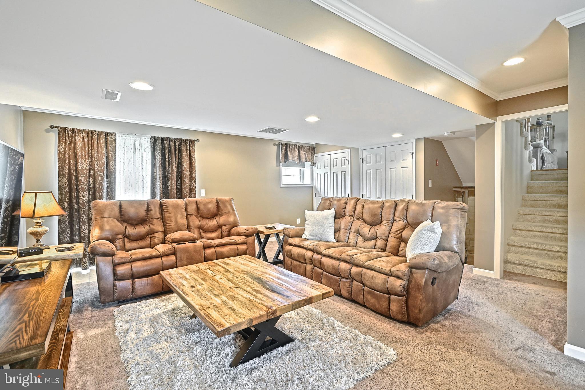 STEWARTSTOWN STATION - Residential