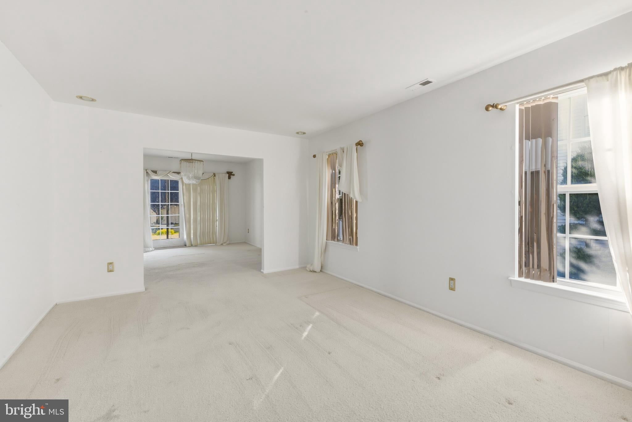 13 FOX HOLLOW LANE