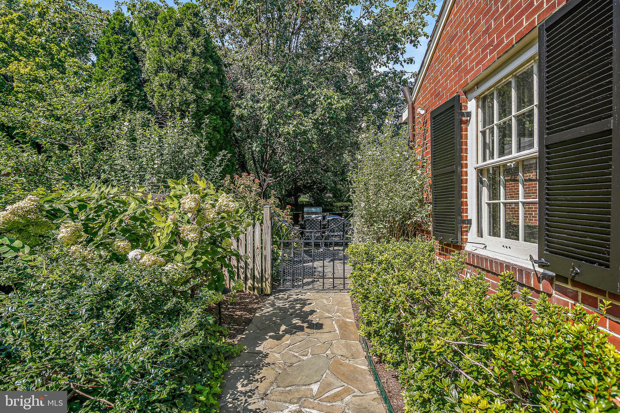 HOMELAND HISTORIC DISTRICT - Residential