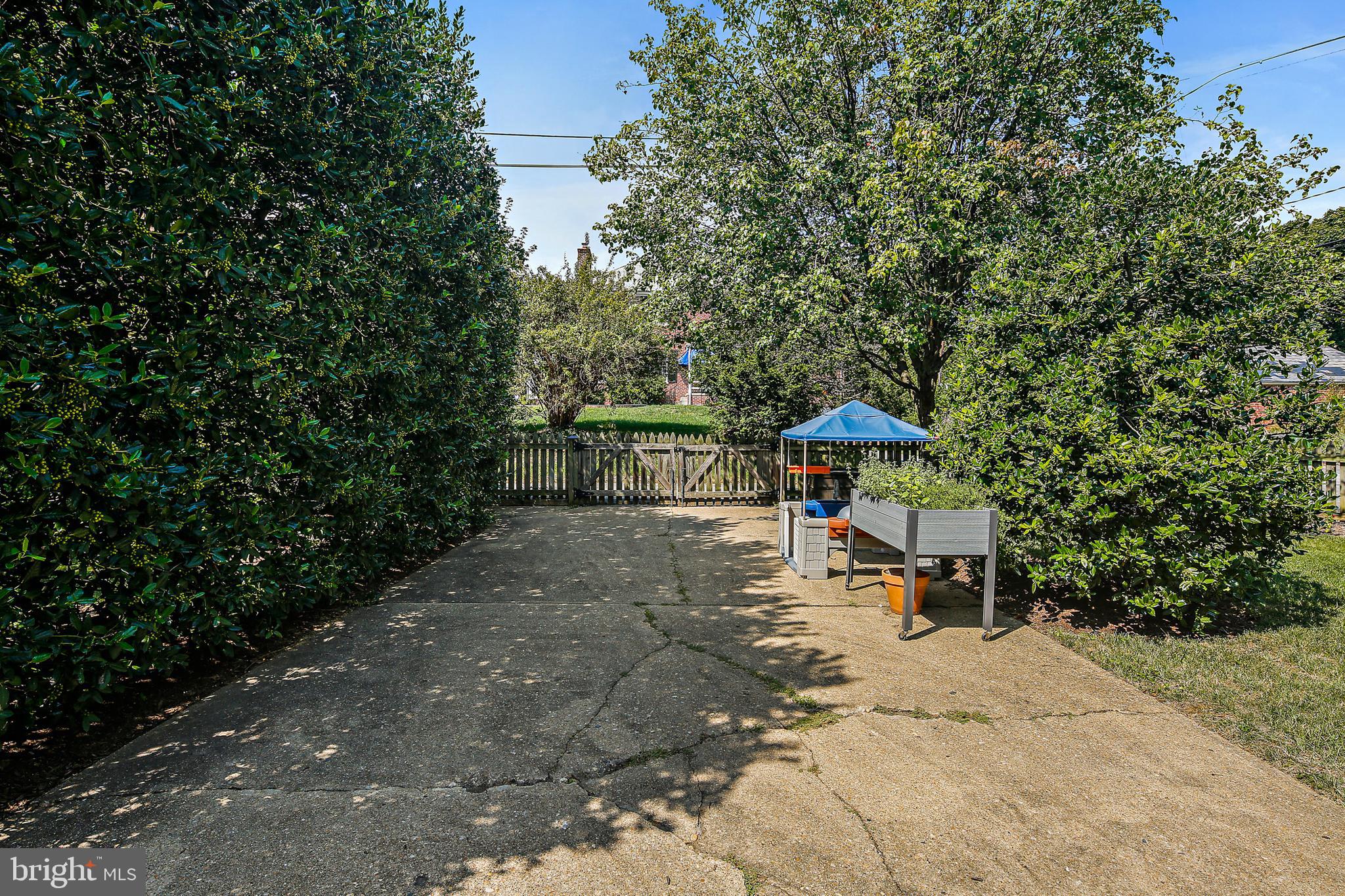 HOMELAND HISTORIC DISTRICT - Residential