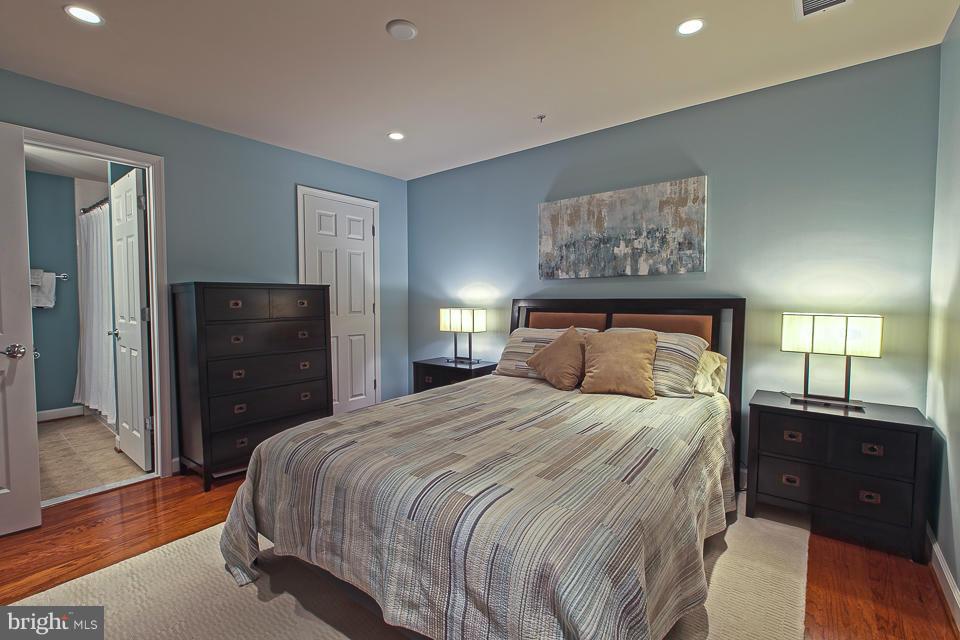 WEST VILLAGE OF SHIRLINGTON - Residential