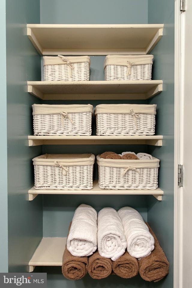 WEST VILLAGE OF SHIRLINGTON - Residential