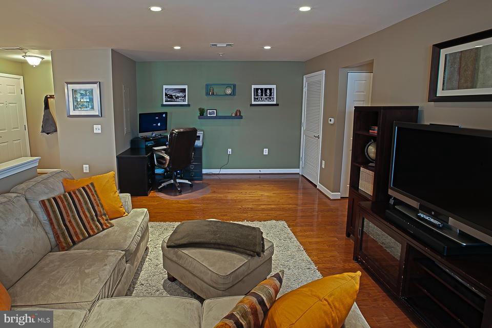 WEST VILLAGE OF SHIRLINGTON - Residential