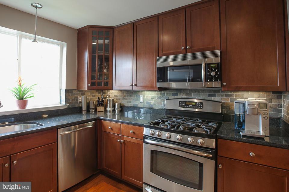 WEST VILLAGE OF SHIRLINGTON - Residential