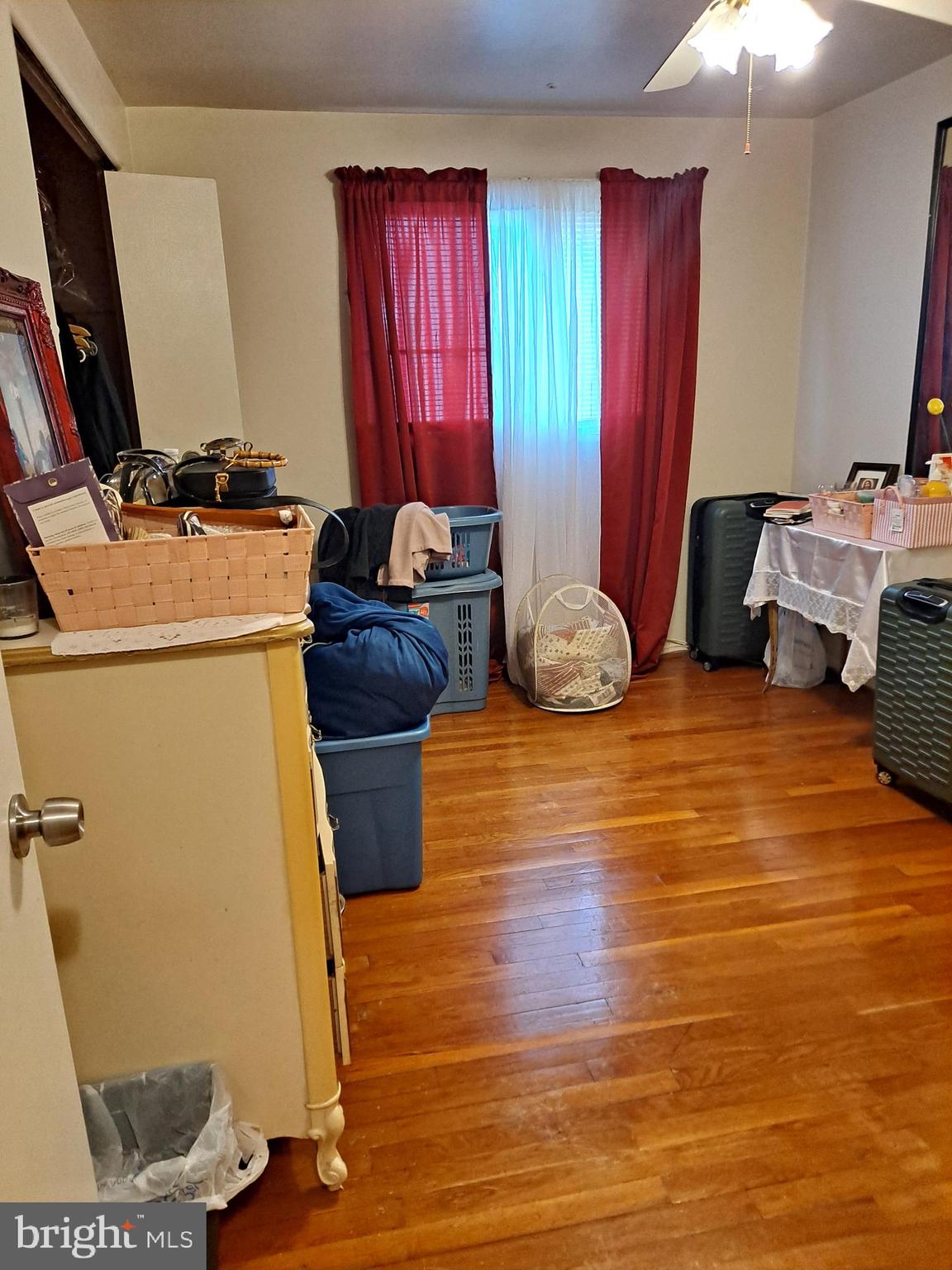 HOLLAND HILL - Residential