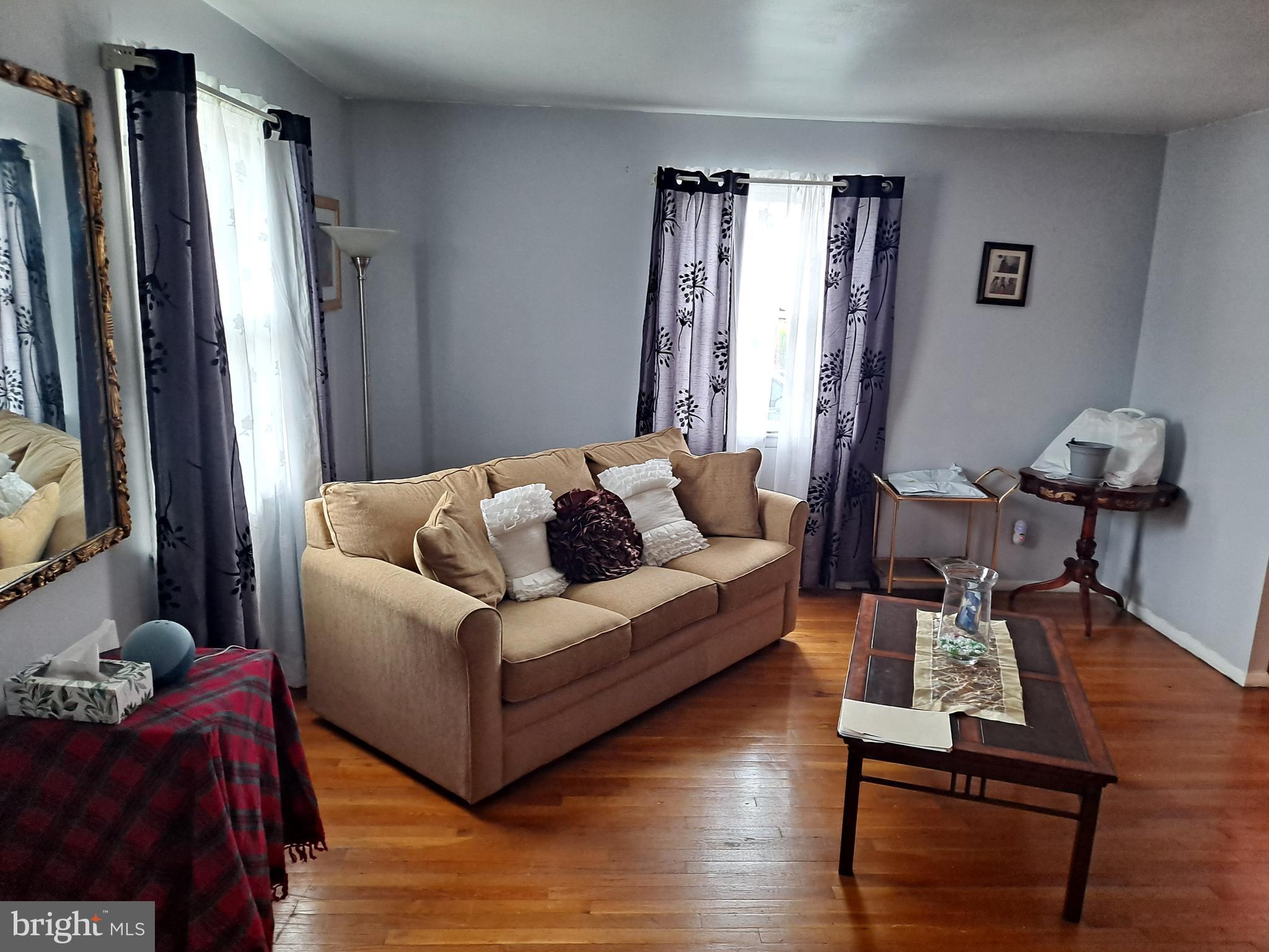 HOLLAND HILL - Residential