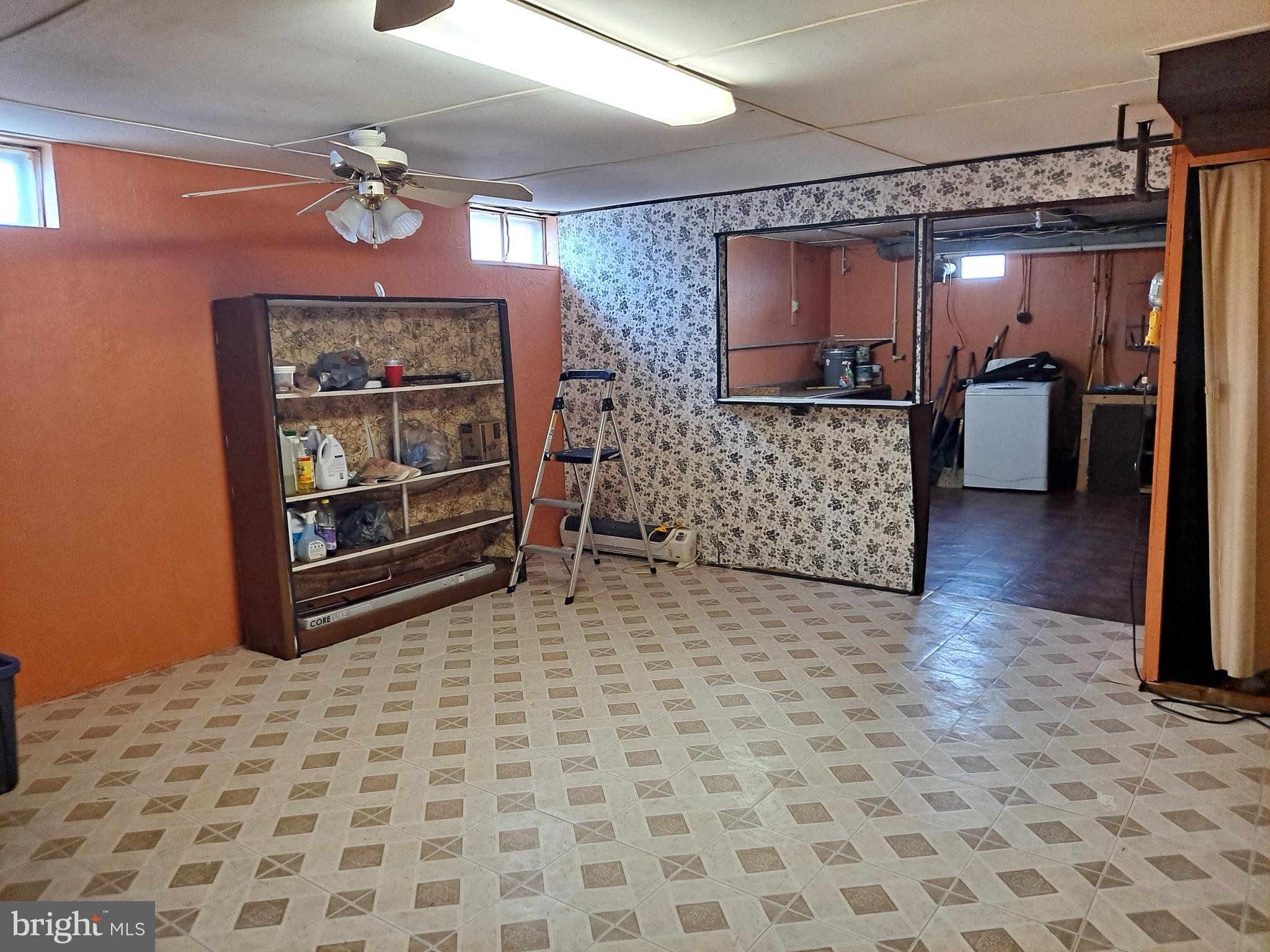 HOLLAND HILL - Residential