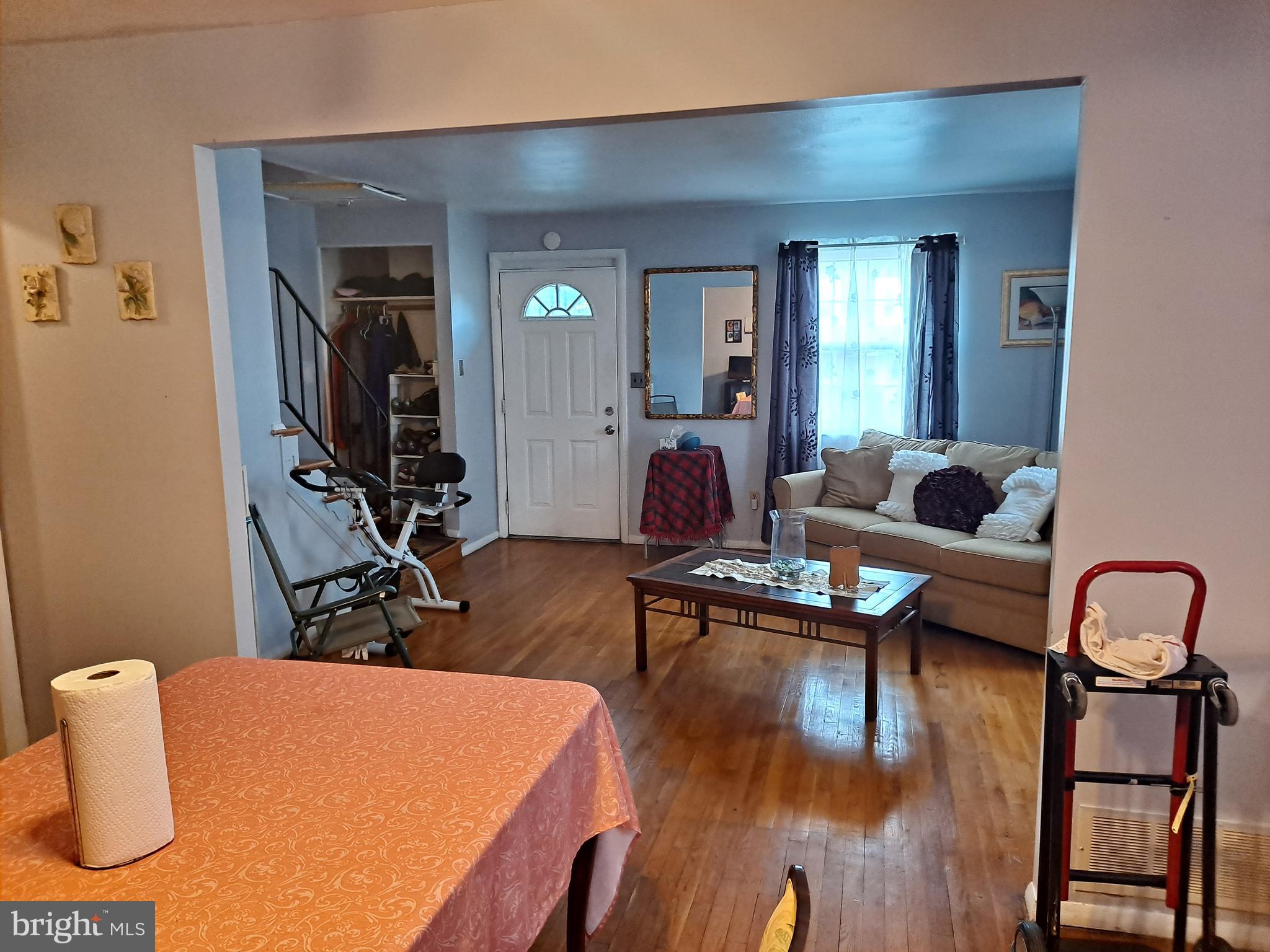 HOLLAND HILL - Residential