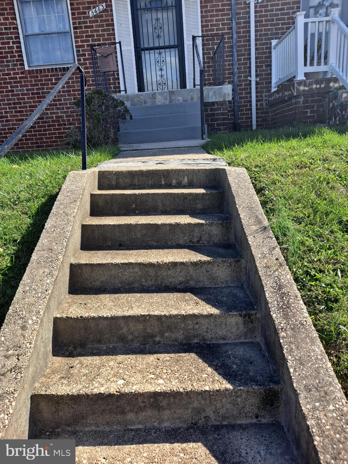 HOLLAND HILL - Residential