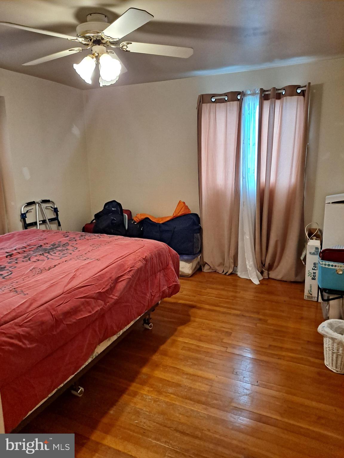 HOLLAND HILL - Residential