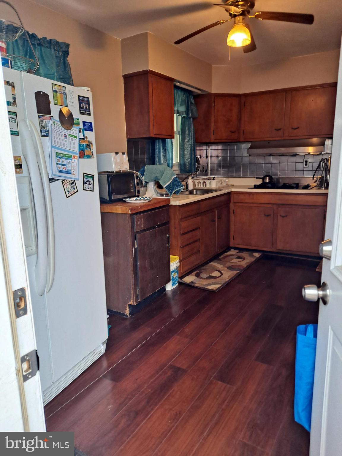 HOLLAND HILL - Residential