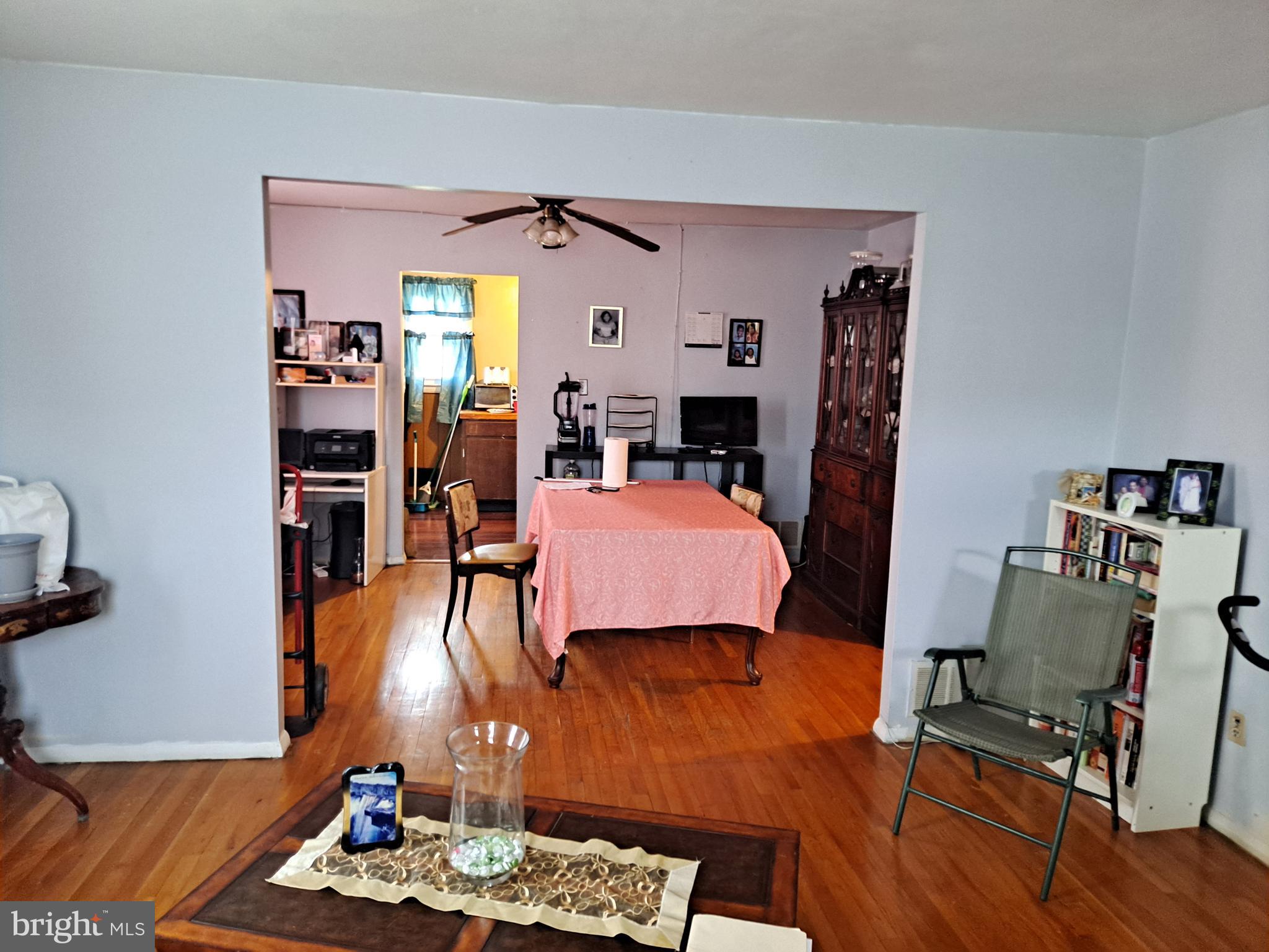 HOLLAND HILL - Residential