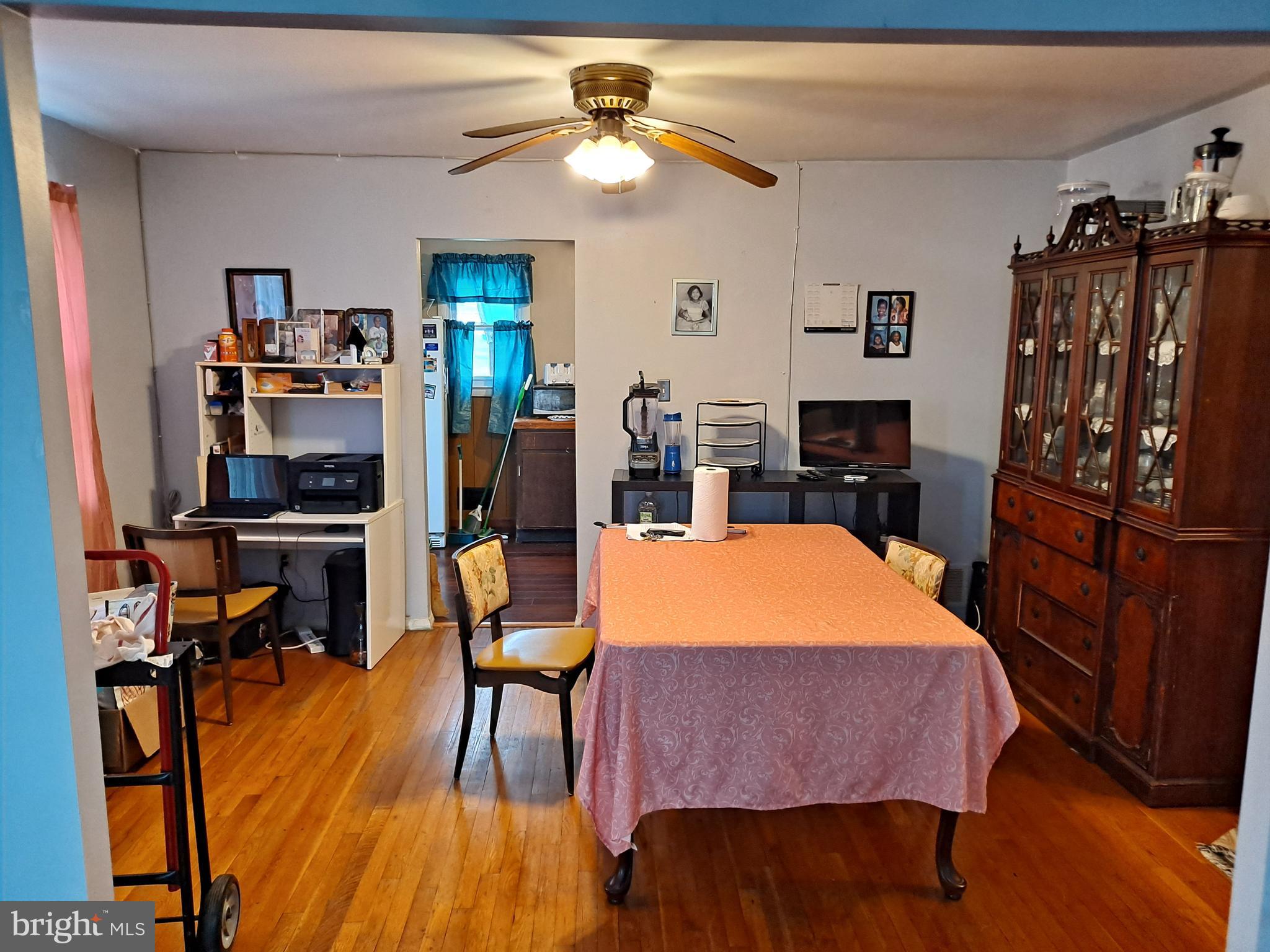 HOLLAND HILL - Residential