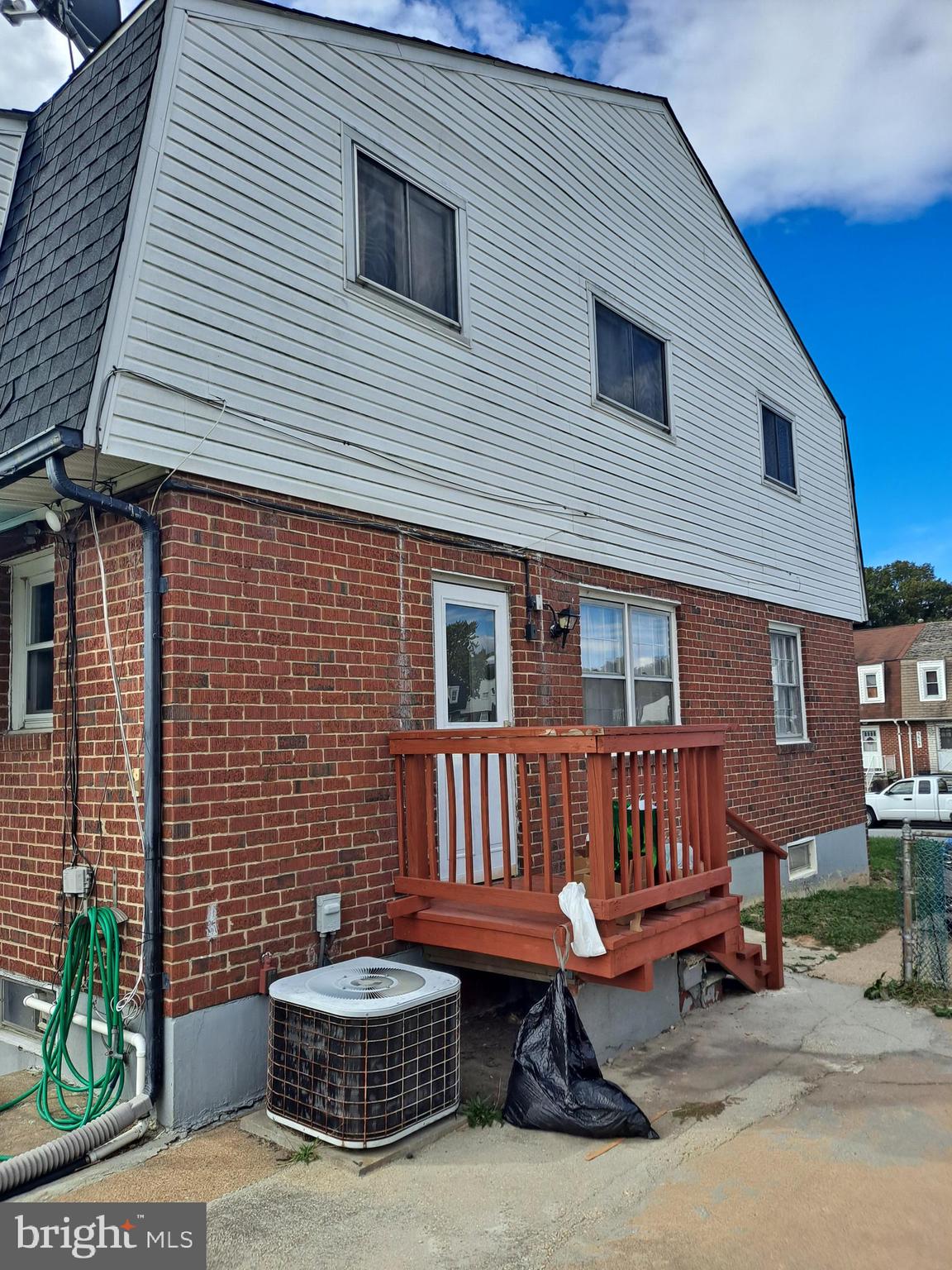 HOLLAND HILL - Residential