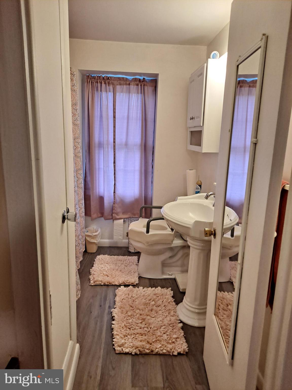 HOLLAND HILL - Residential