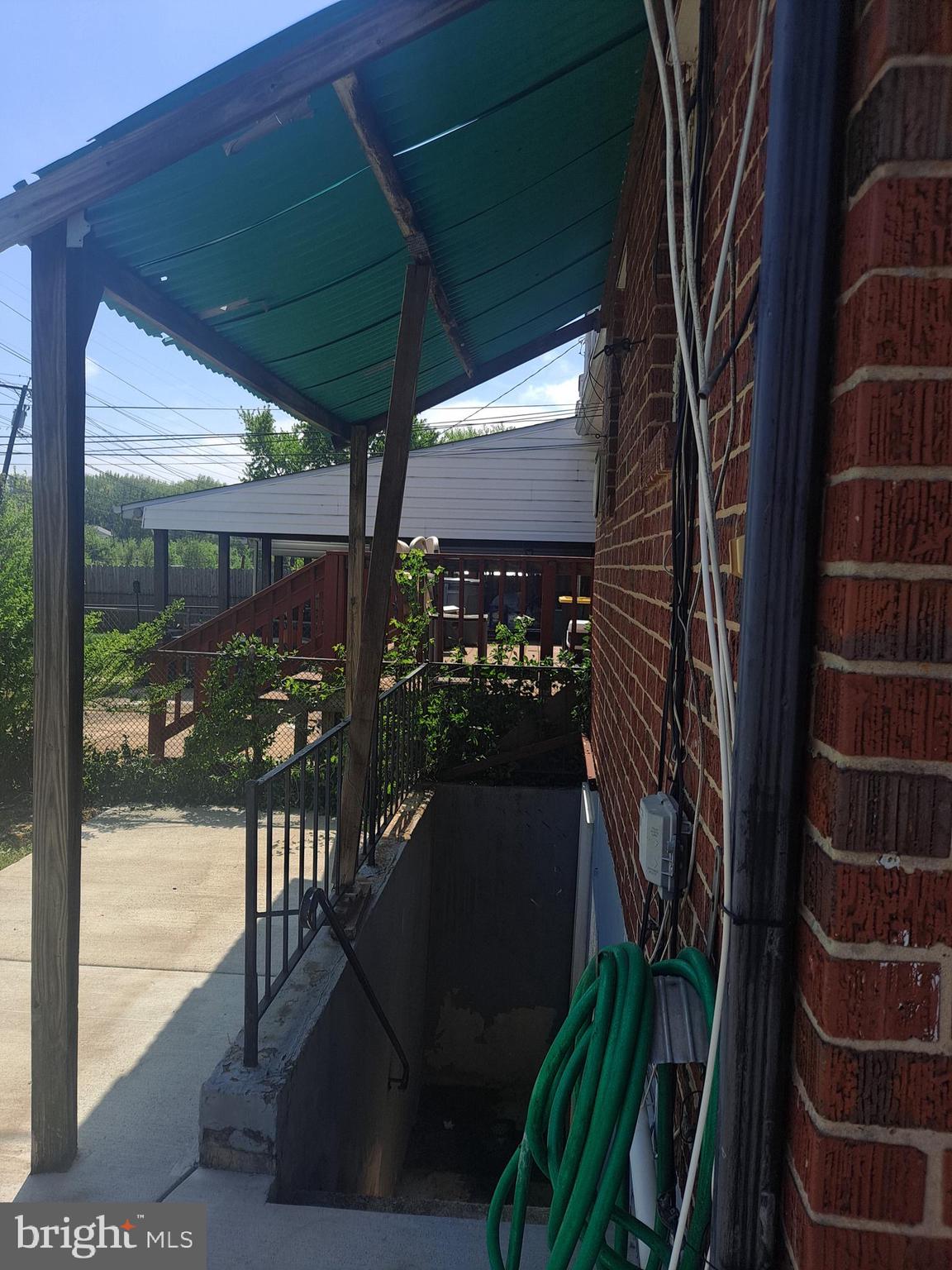 HOLLAND HILL - Residential