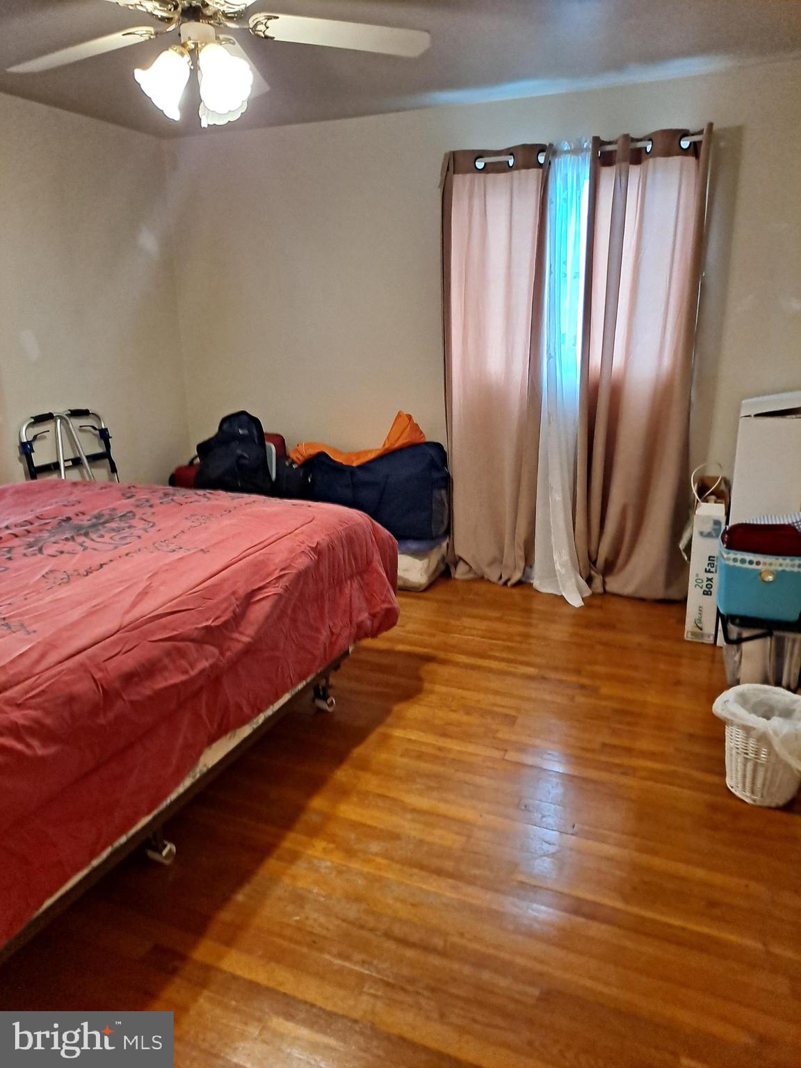 HOLLAND HILL - Residential