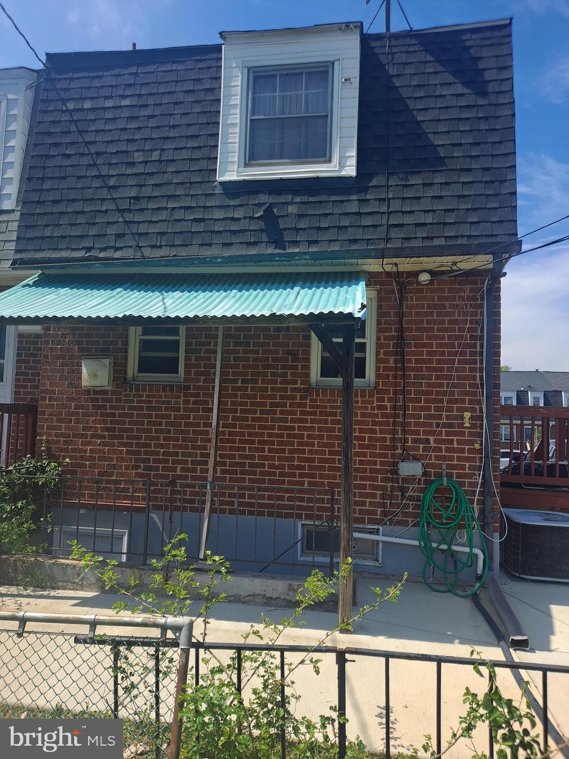 HOLLAND HILL - Residential