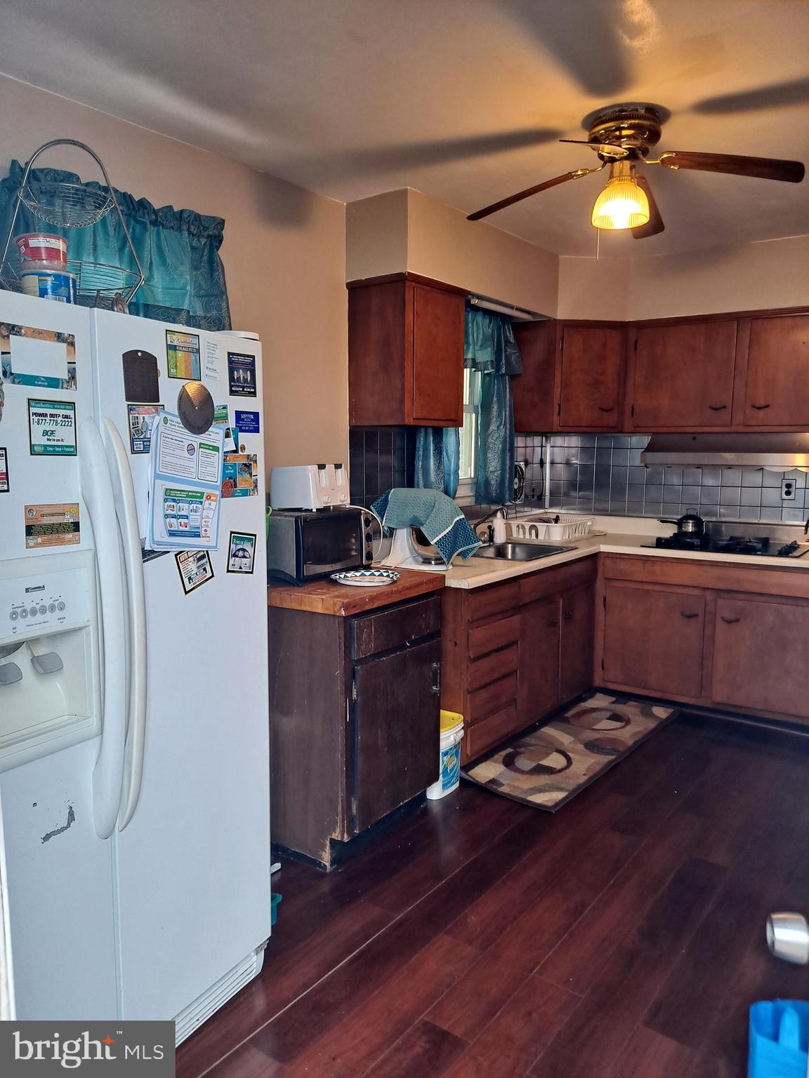 HOLLAND HILL - Residential