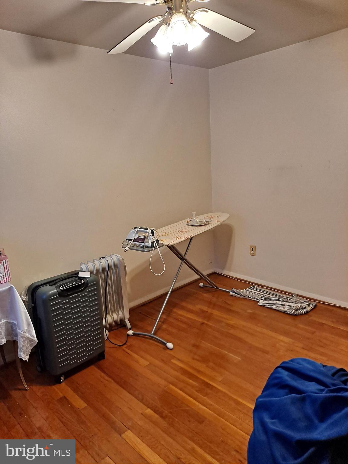 HOLLAND HILL - Residential