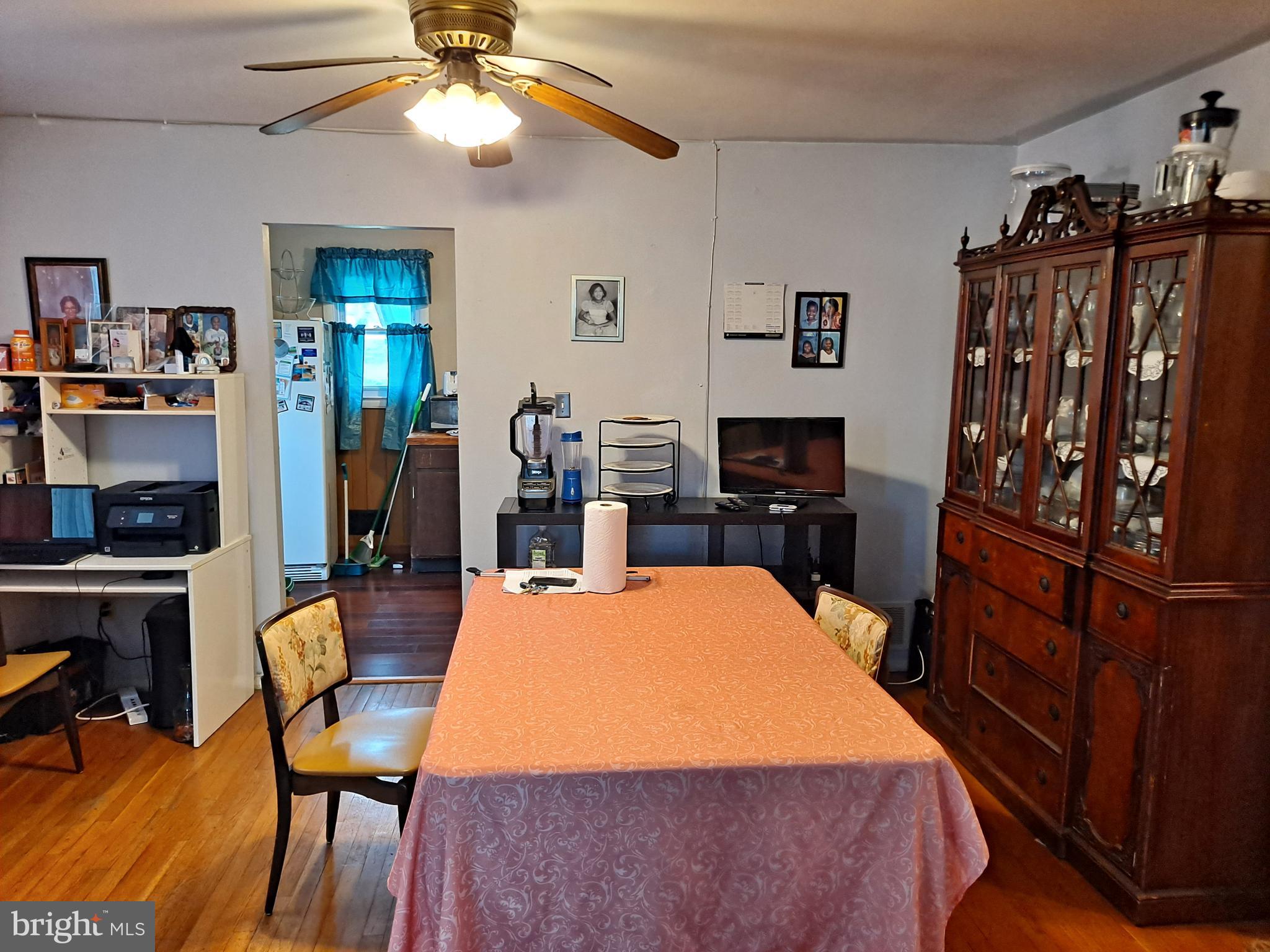 HOLLAND HILL - Residential