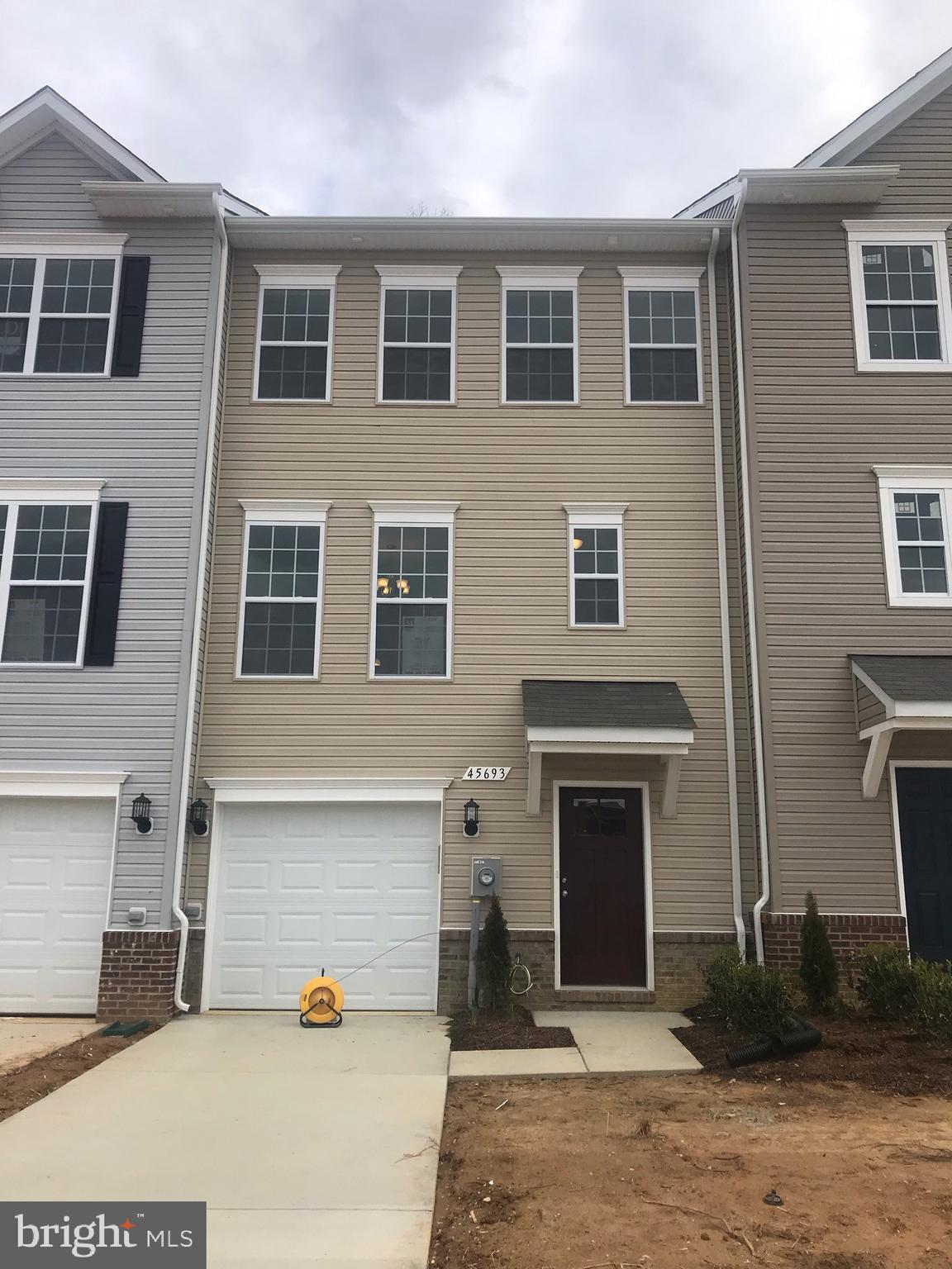 ELIZABETH HILLS PHASE 1 - Residential