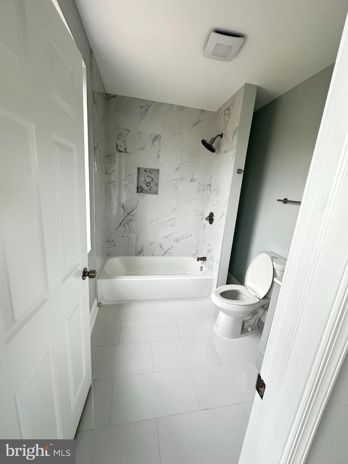 JOHNS HOPKINS - Residential Lease