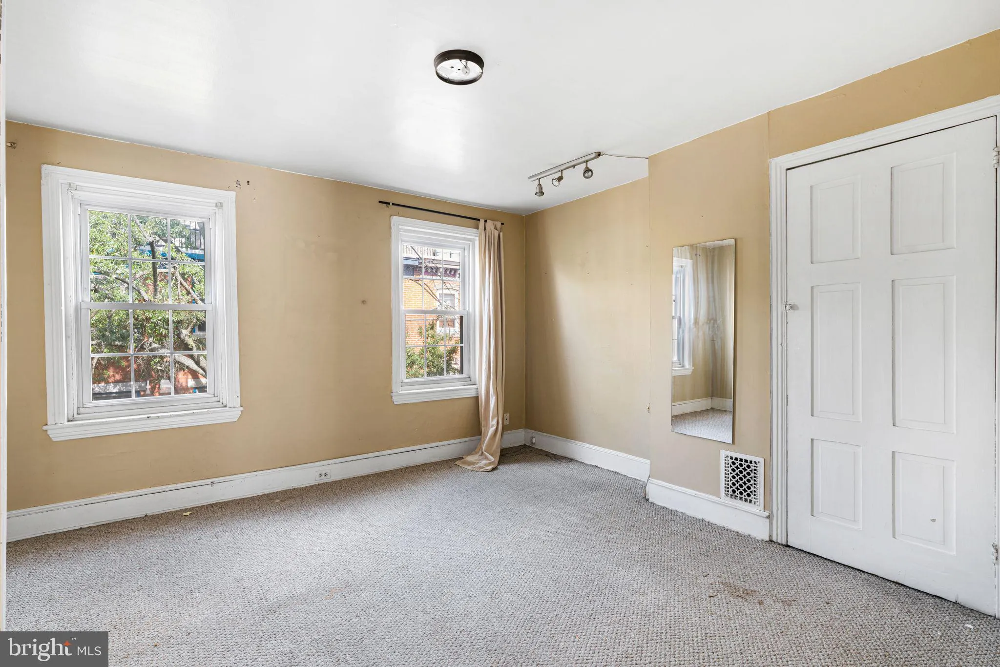 Philadelphia, Pennsylvania 19130, United States, 4 Bedrooms Bedrooms, ,1 BathroomBathrooms,Residential,Active,225959