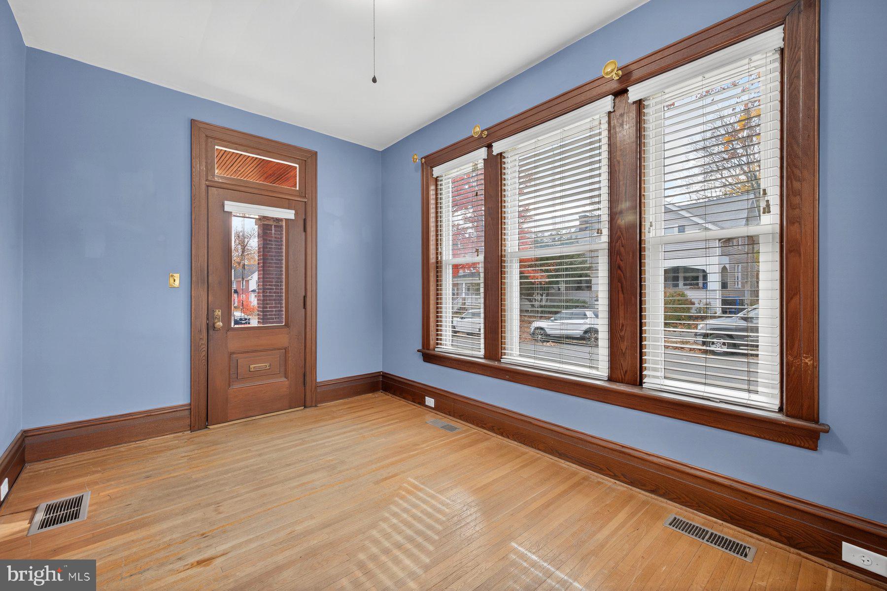 HAGERSTOWN - Residential