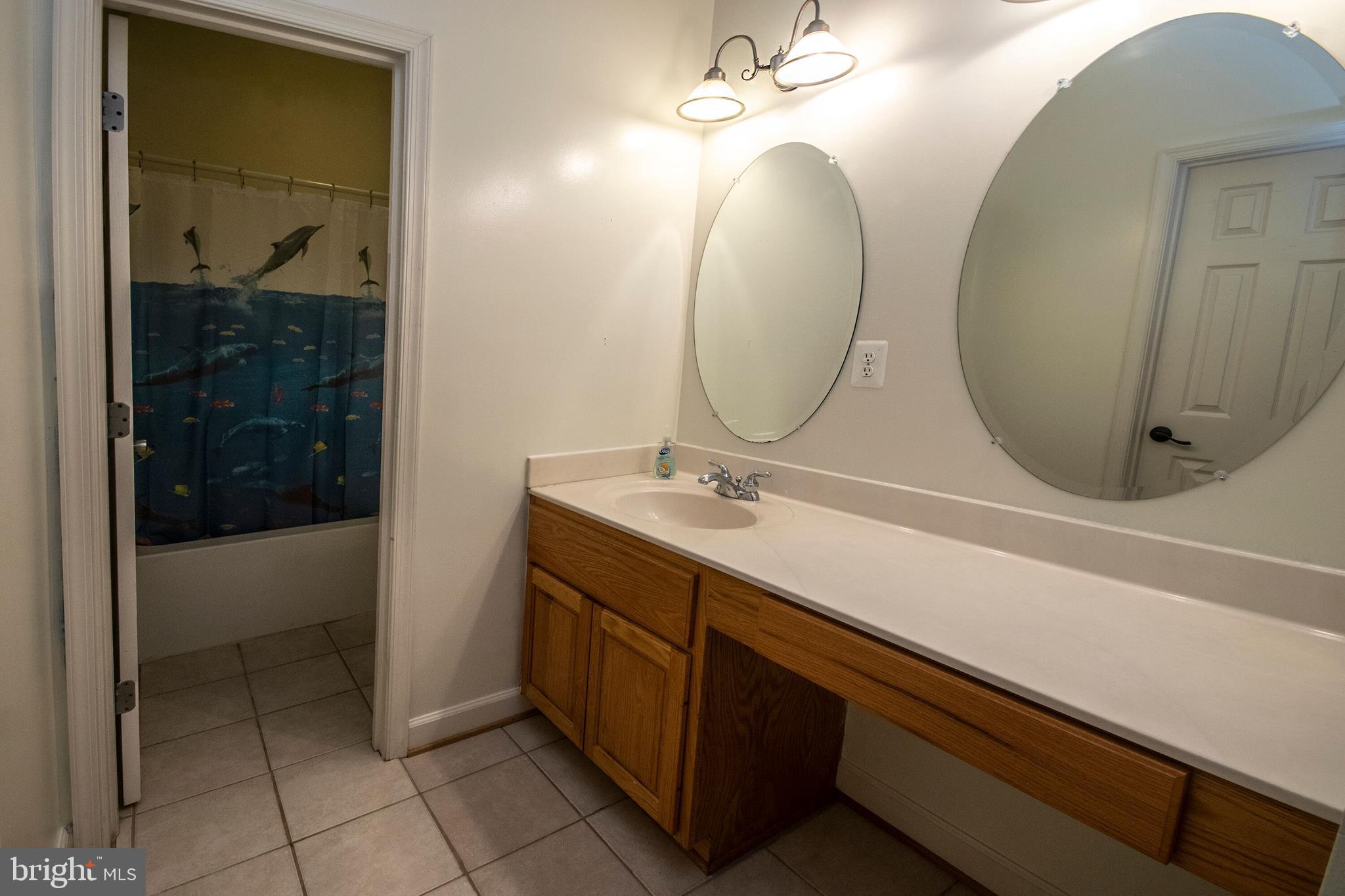 TRIANGLE HIGHLANDS CONDO - Residential