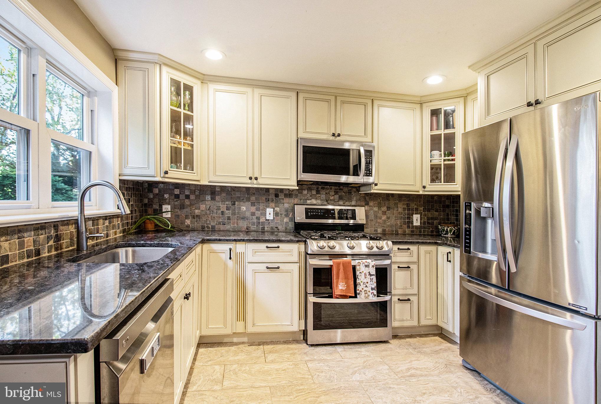 MERION HILL - Residential