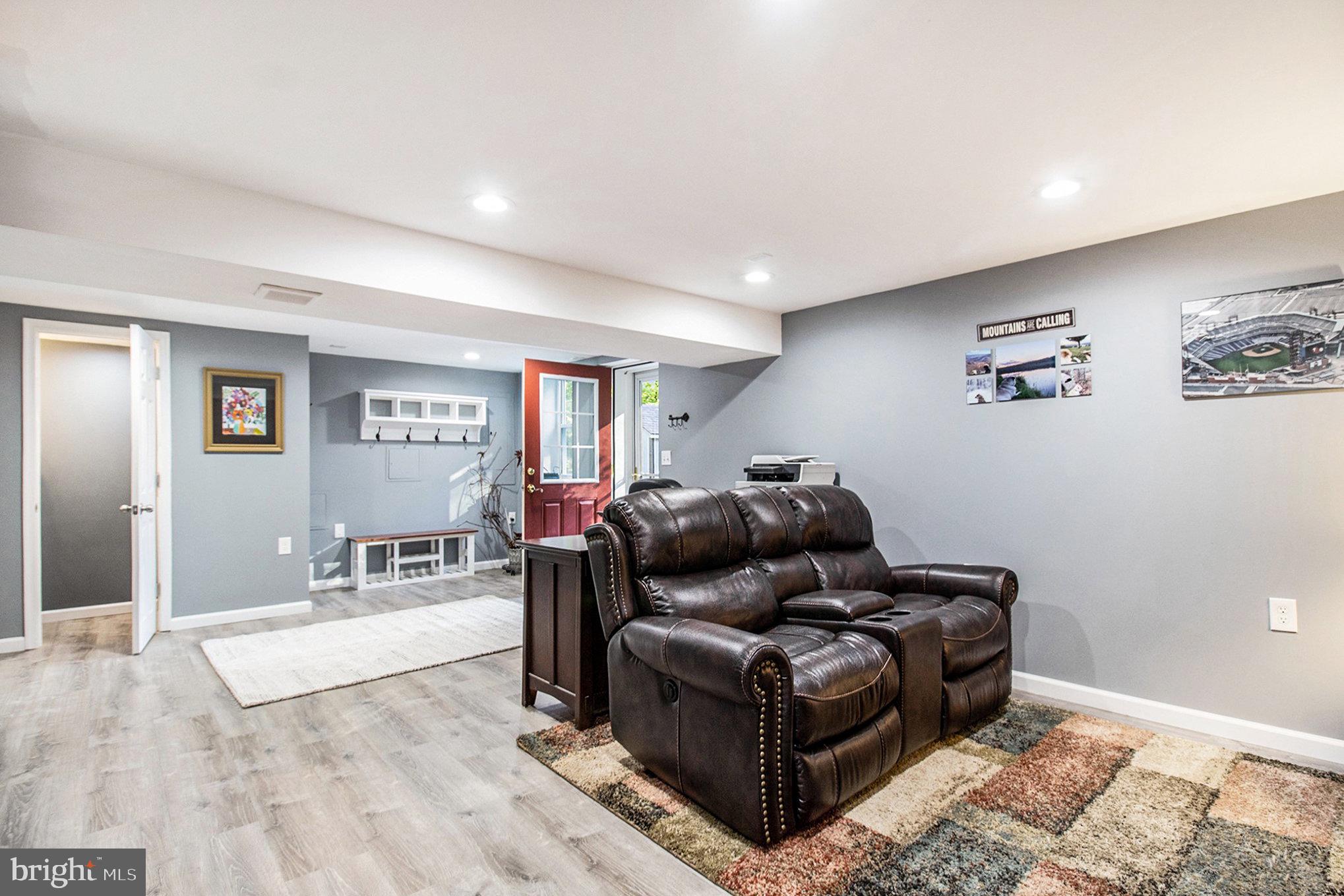 MERION HILL - Residential