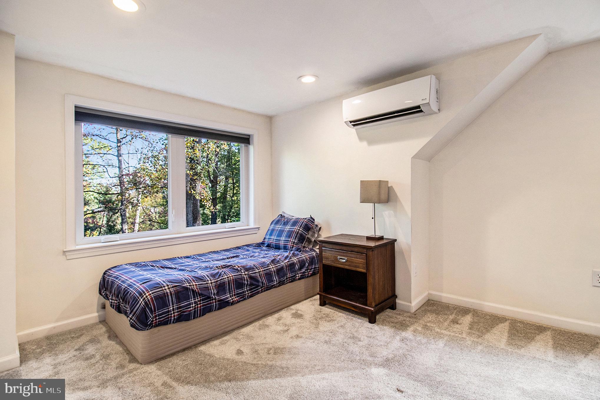 MERION HILL - Residential