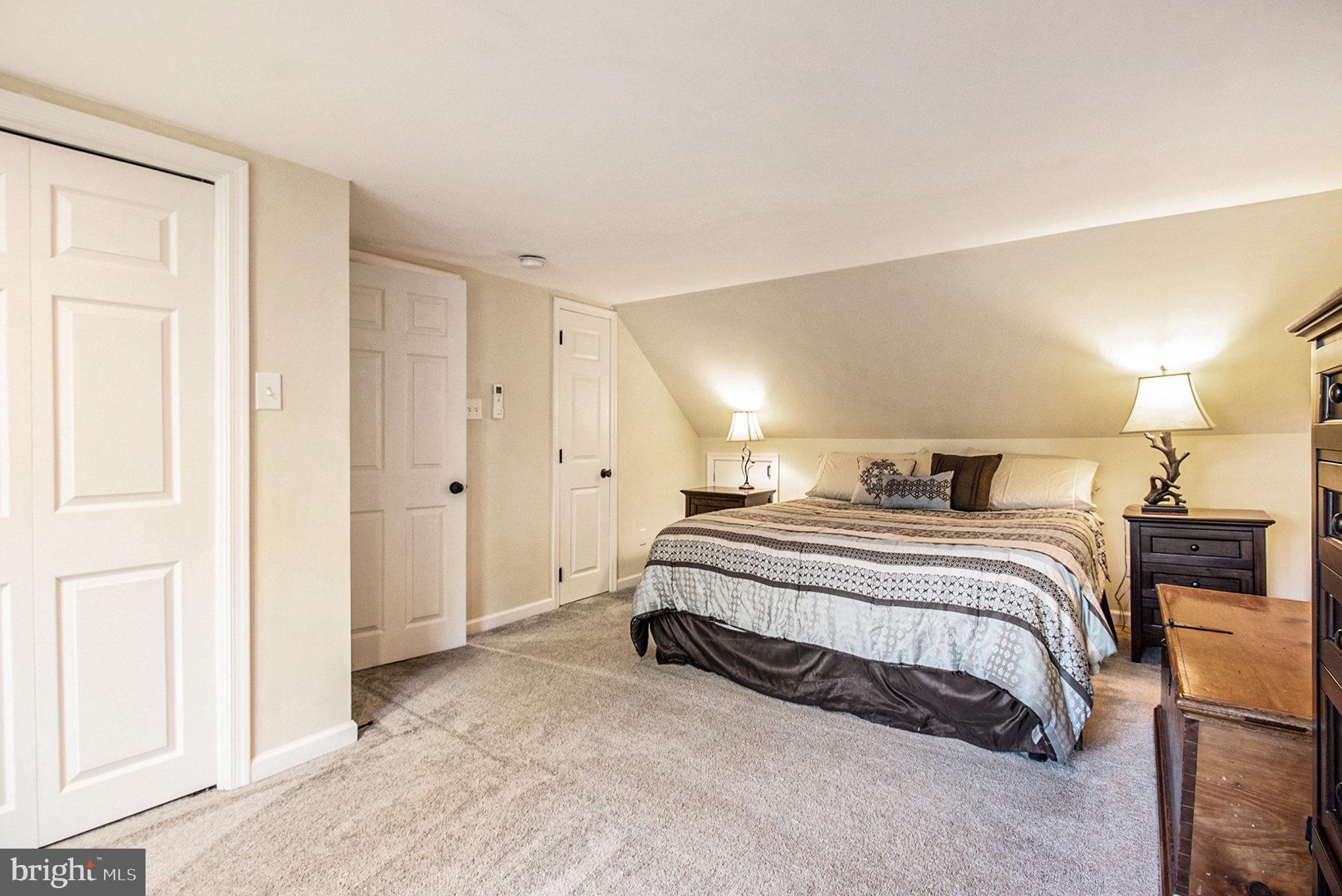 MERION HILL - Residential