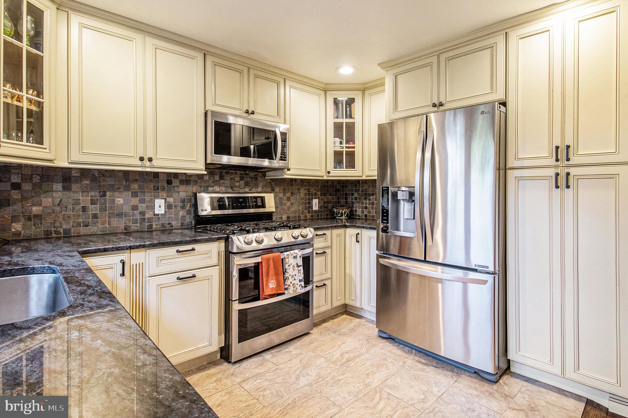 MERION HILL - Residential