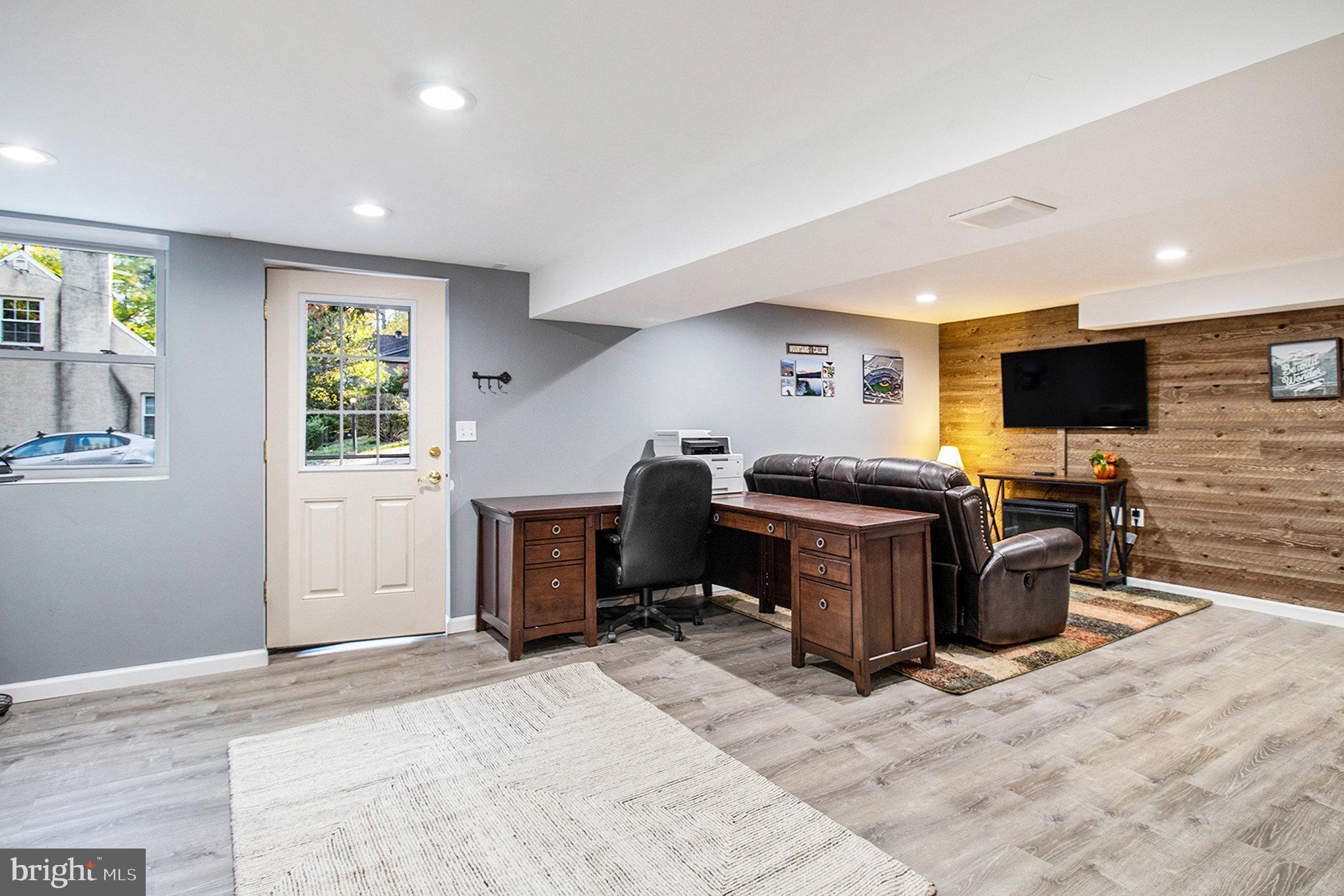 MERION HILL - Residential