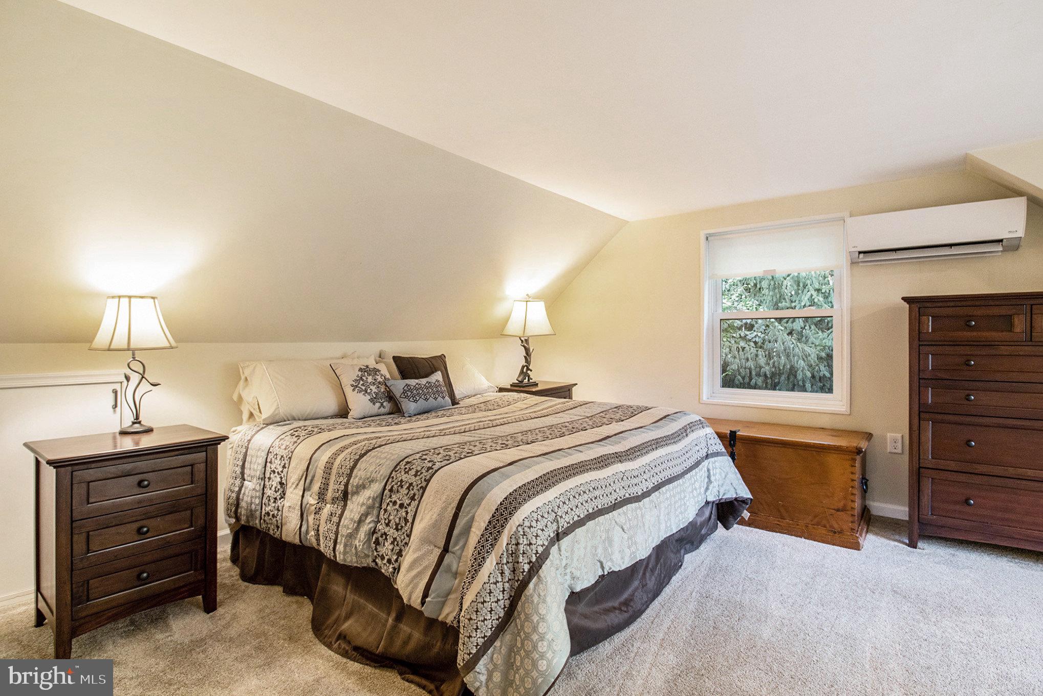 MERION HILL - Residential