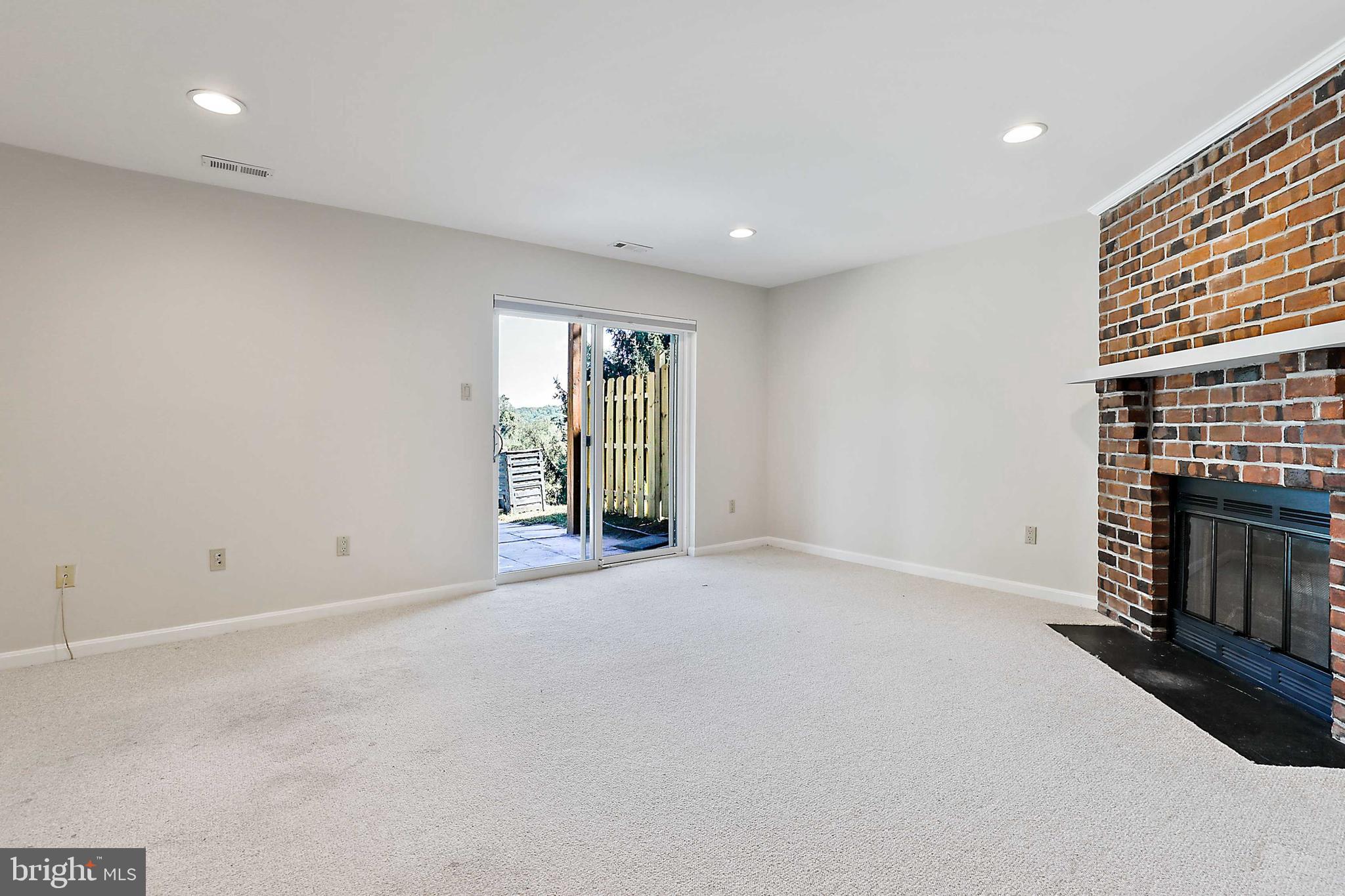 LOVETON FARMS - Residential Lease