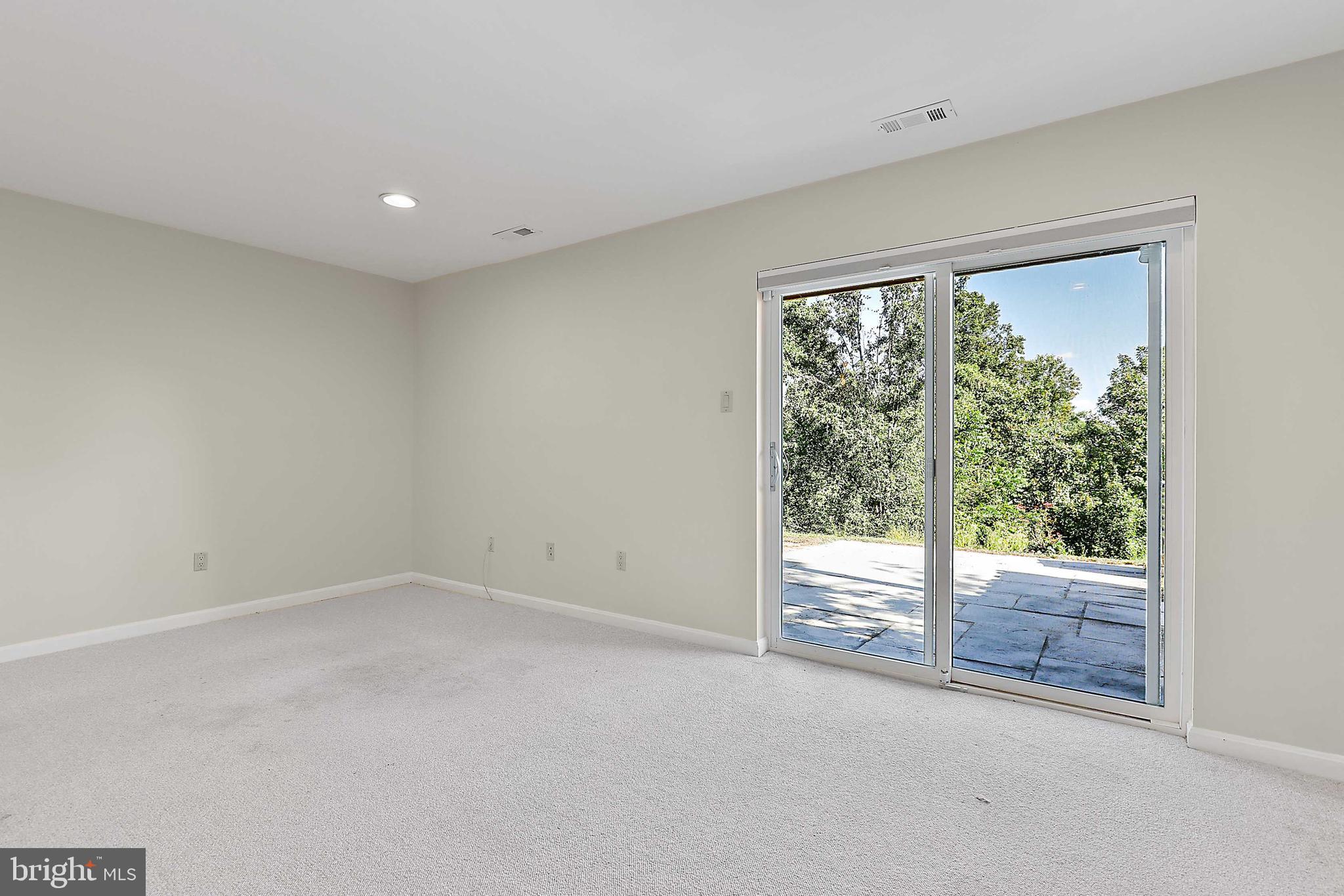 LOVETON FARMS - Residential Lease